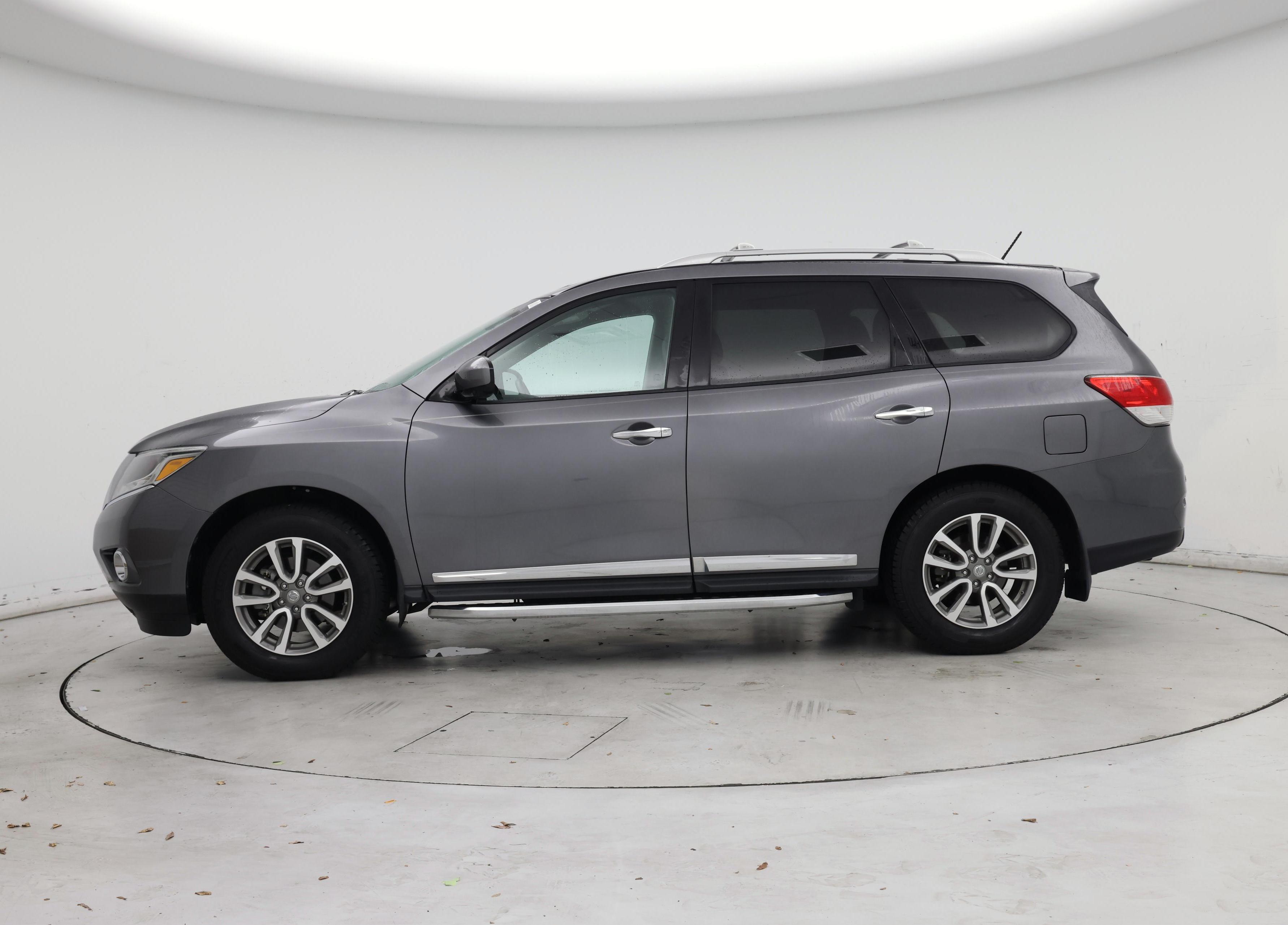 Thumbnail: 2016 Nissan Pathfinder - 3