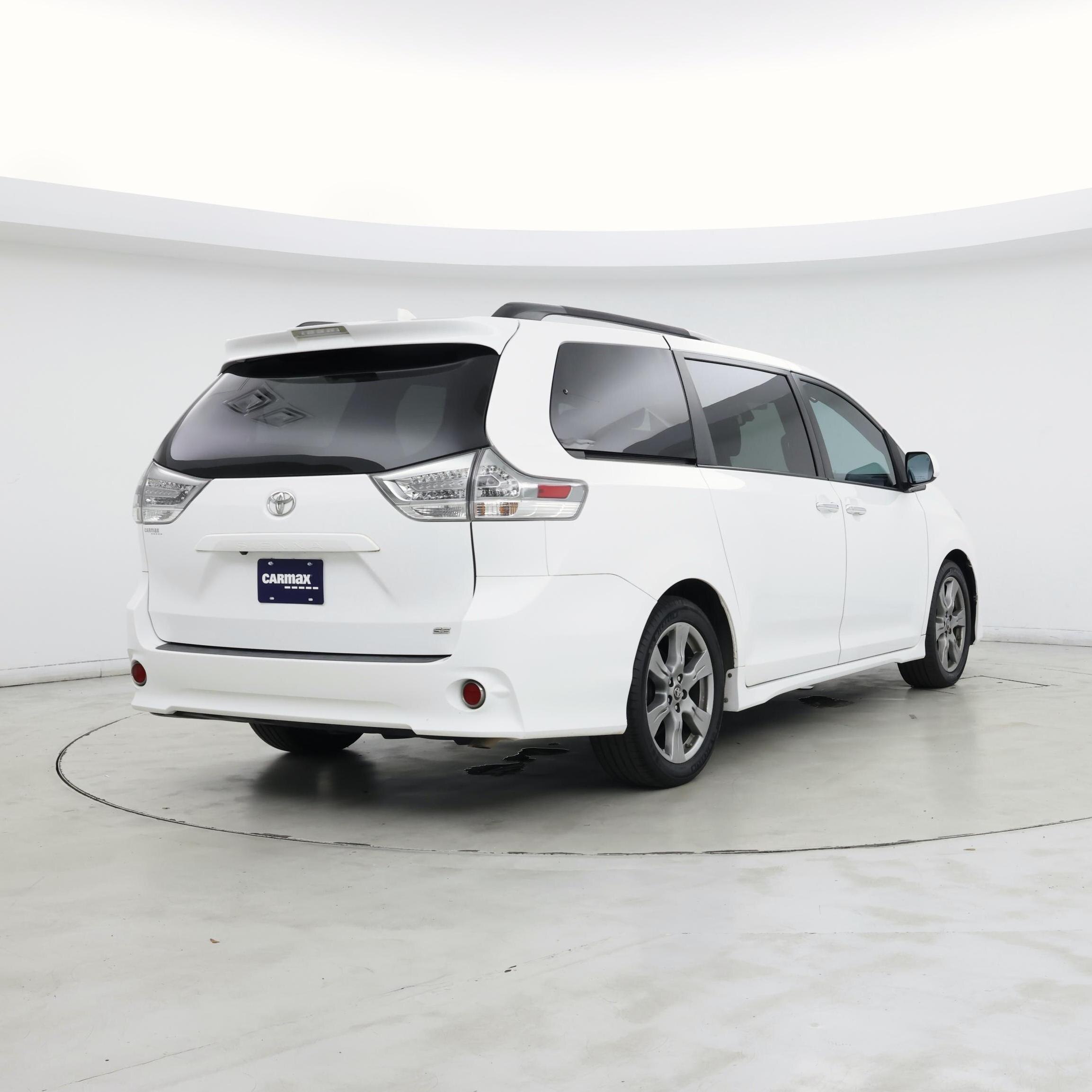 Thumbnail: 2018 Toyota Sienna - 8