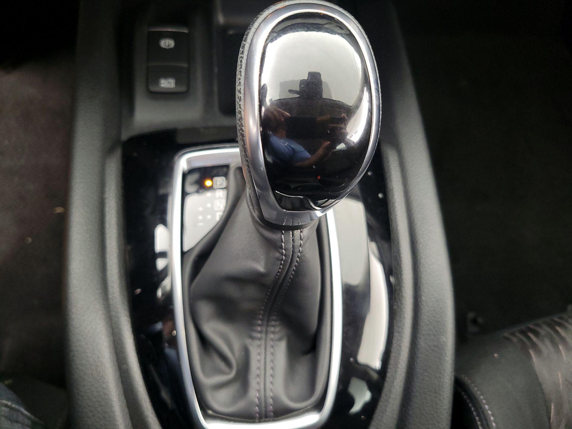 Thumbnail: 2019 Nissan Rogue - 18