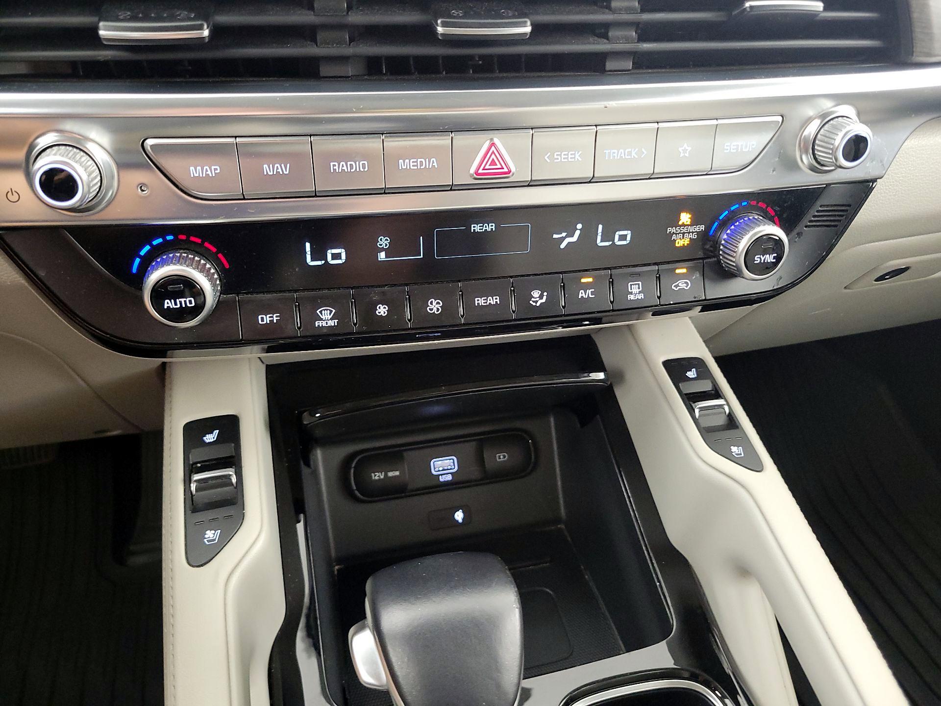 Thumbnail: 2020 Kia Telluride - 17