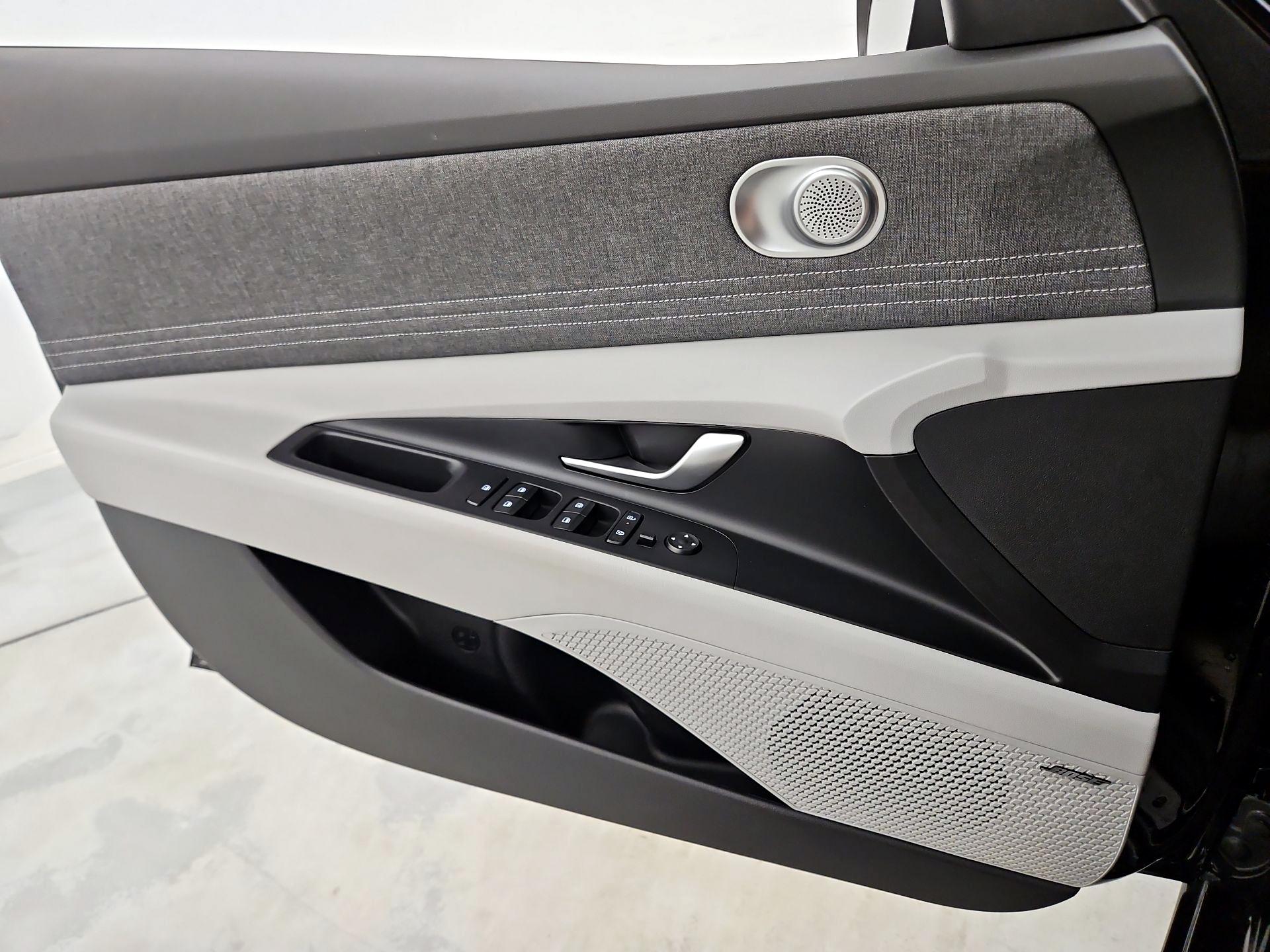 Thumbnail: 2024 Hyundai Elantra - 12