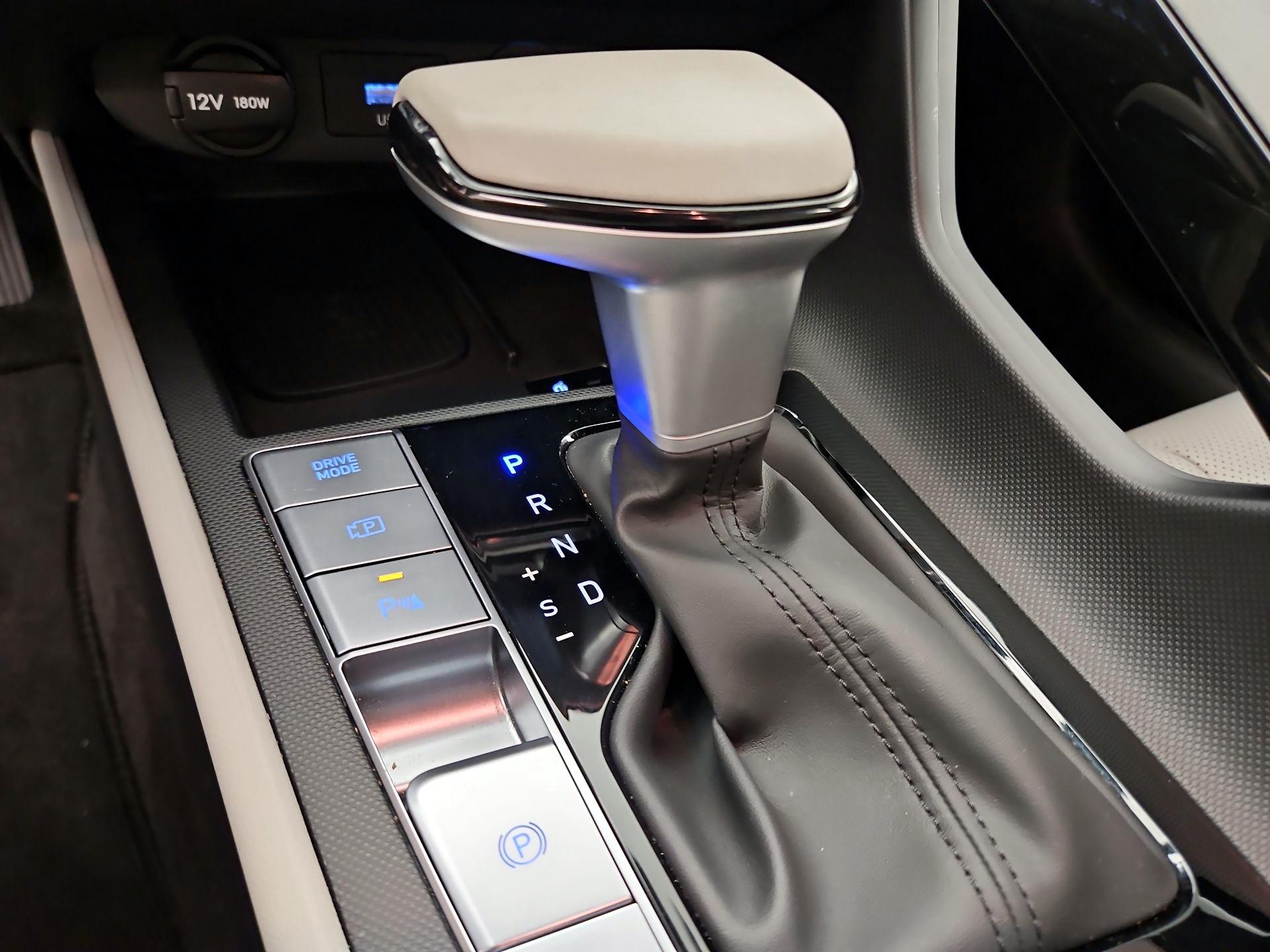Thumbnail: 2024 Hyundai Elantra - 18