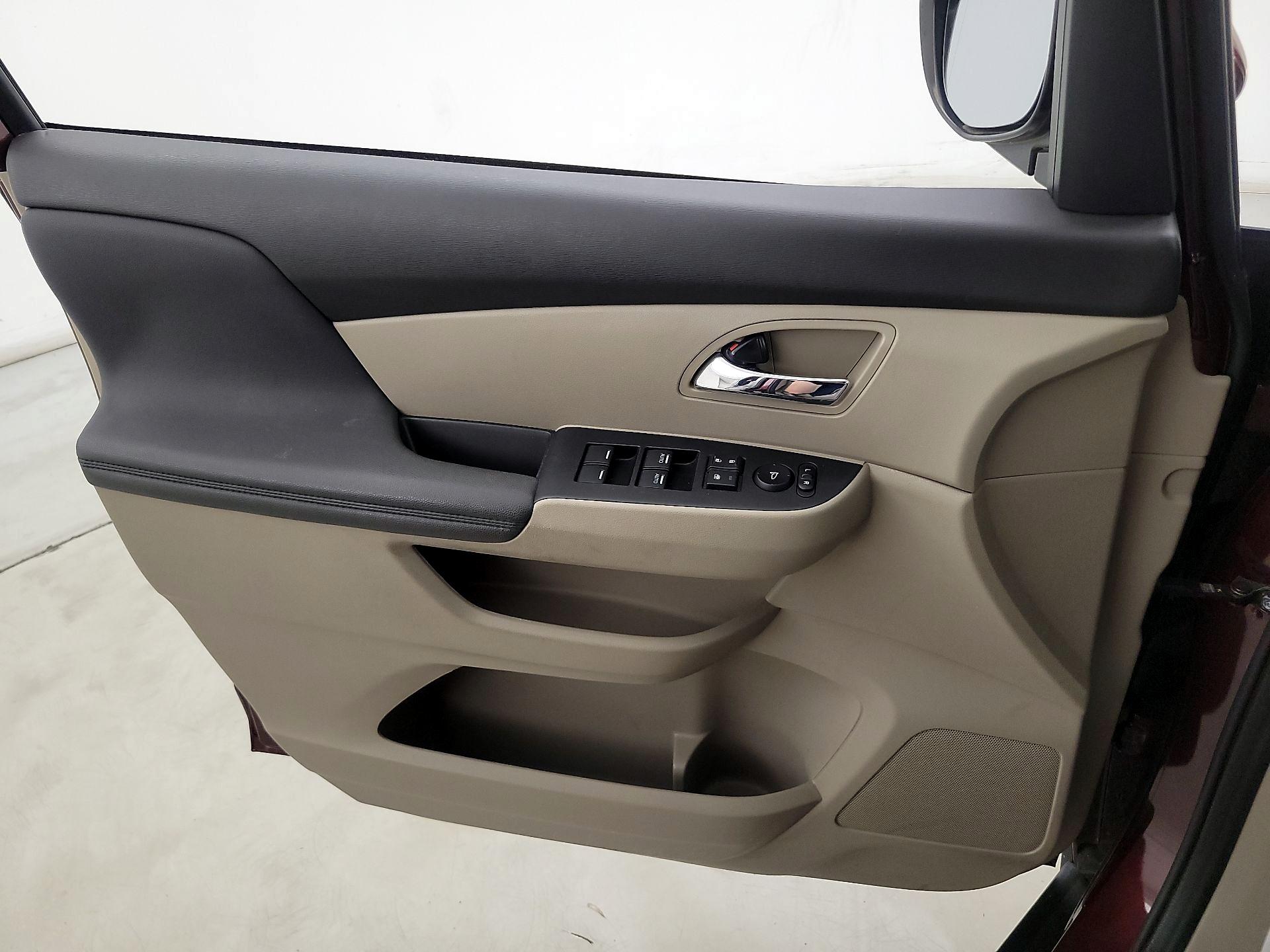 Thumbnail: 2016 Honda Odyssey - 12