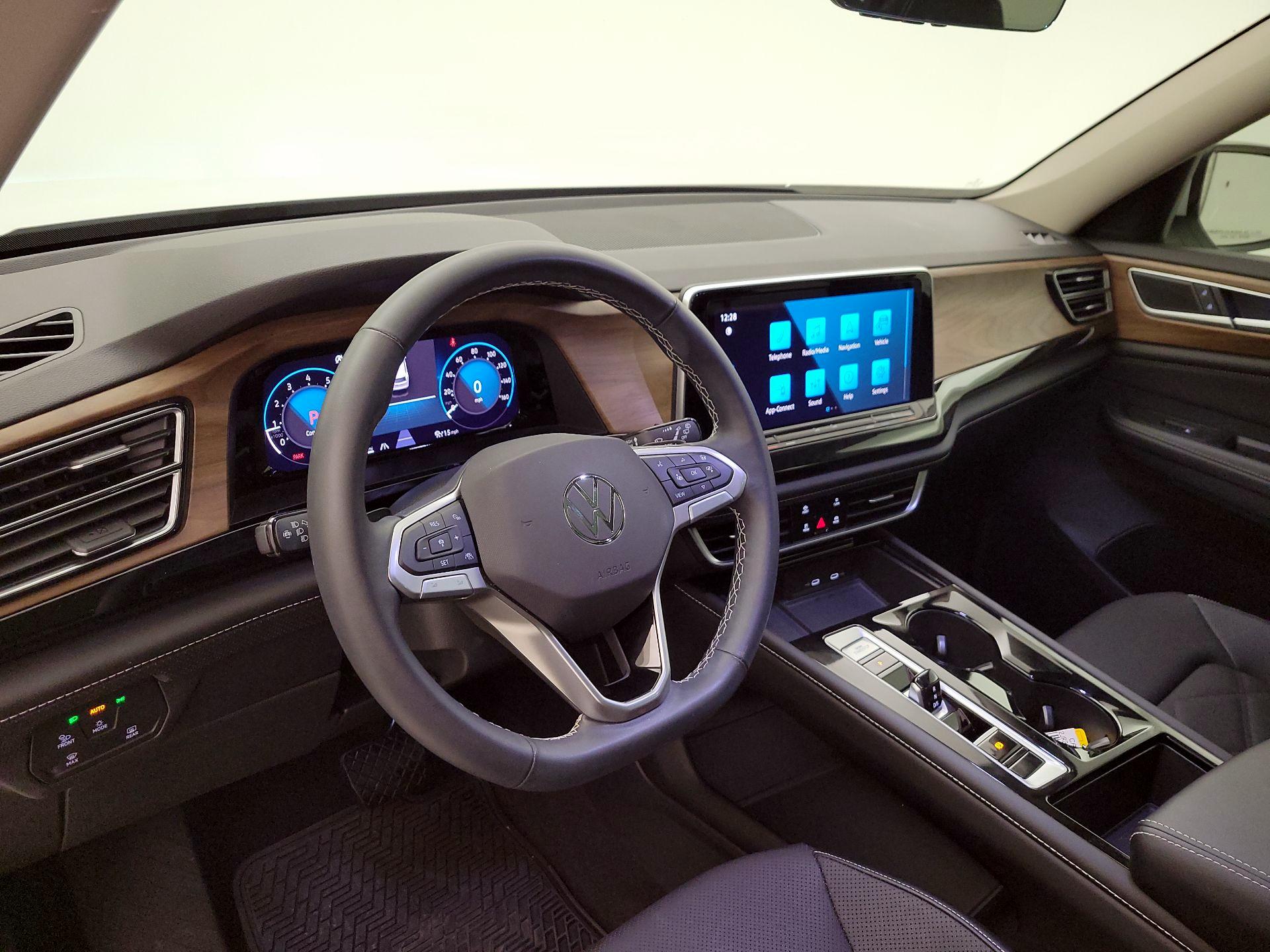 Thumbnail: 2024 Volkswagen Atlas - 9