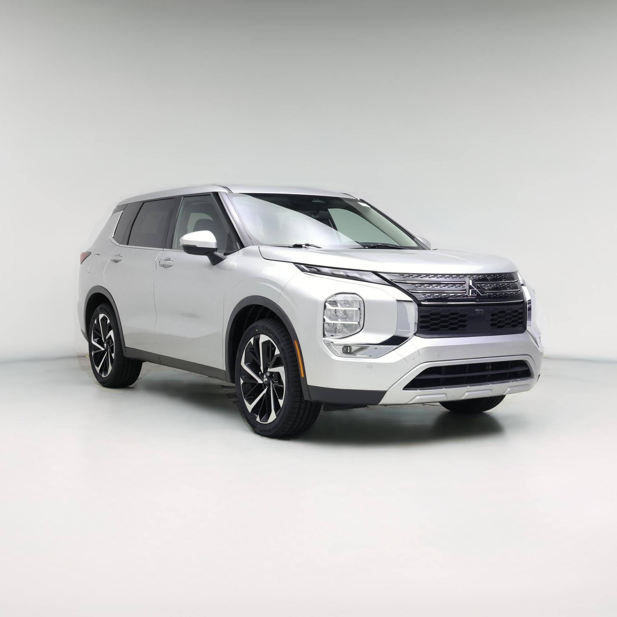 Thumbnail: 2022 Mitsubishi Outlander - 1