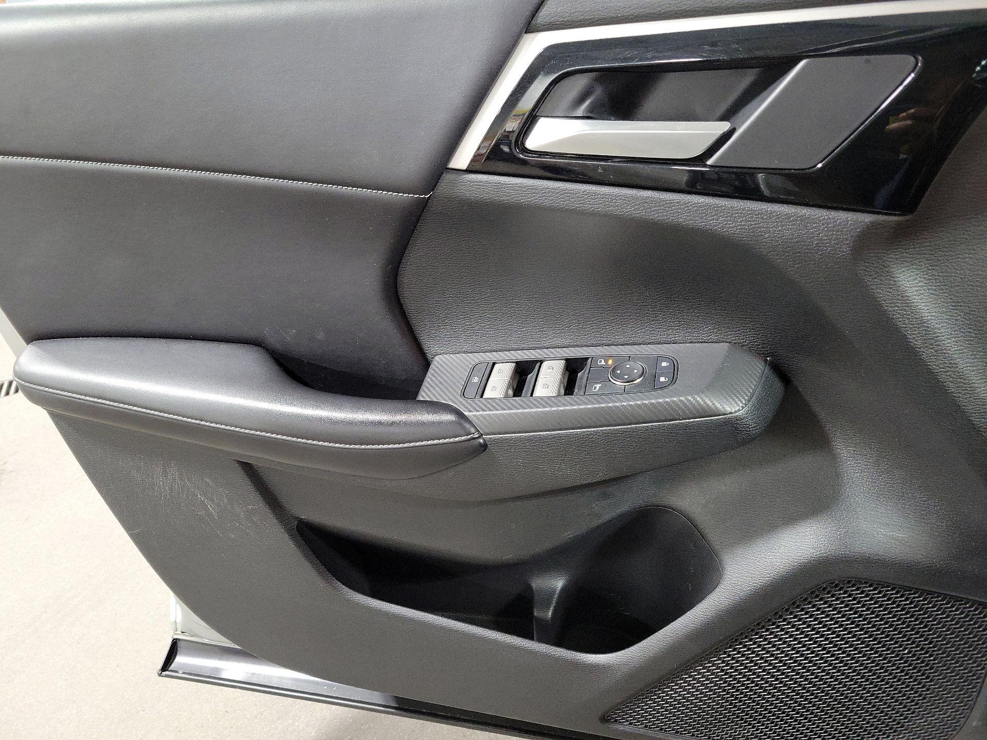 Thumbnail: 2022 Mitsubishi Outlander - 12