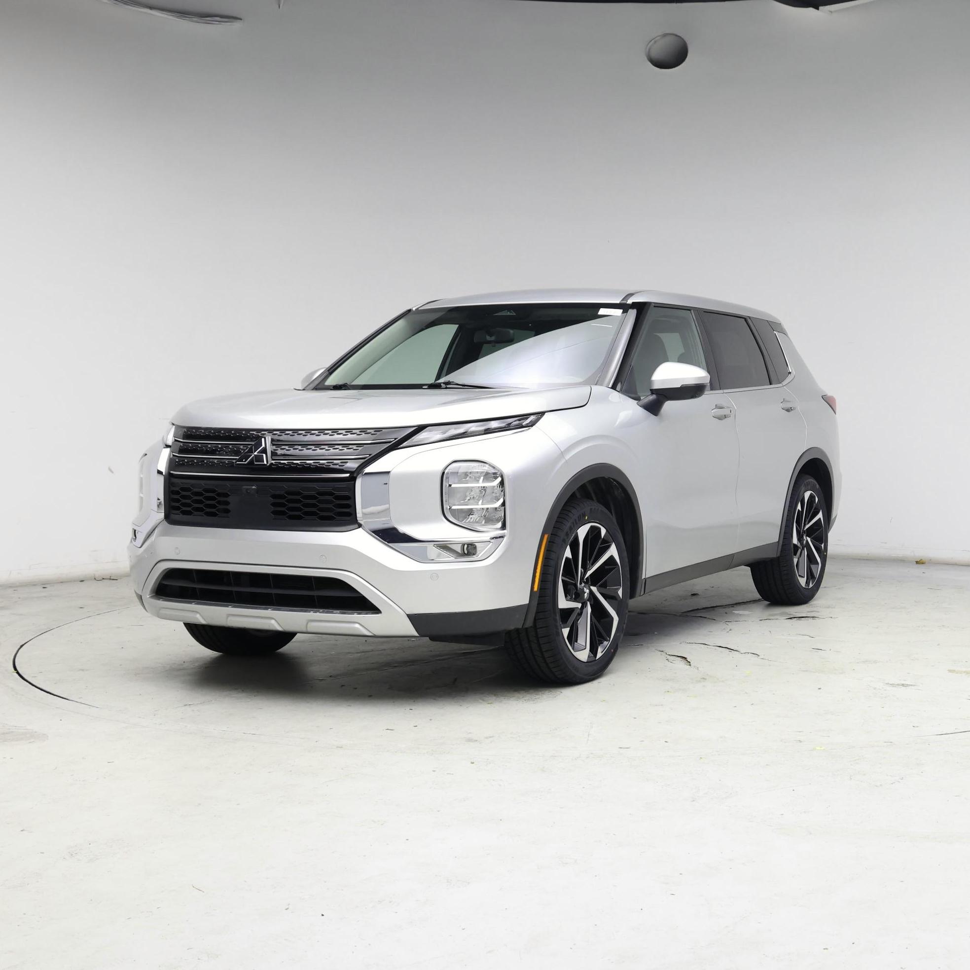 Thumbnail: 2022 Mitsubishi Outlander - 4