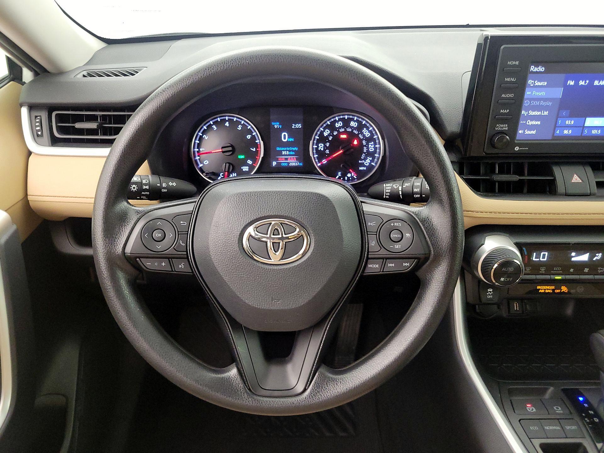 Thumbnail: 2021 Toyota RAV4 - 10