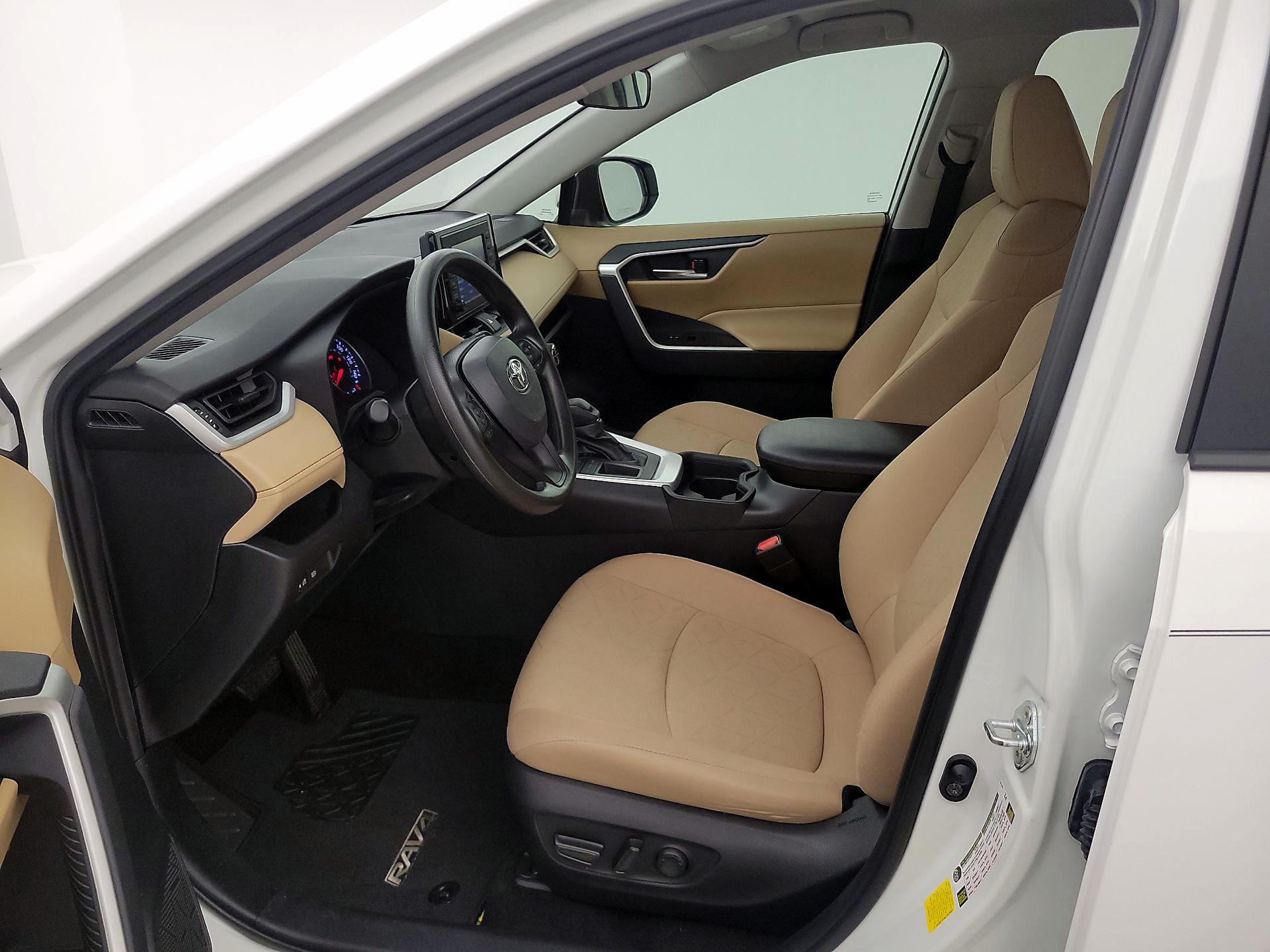 Thumbnail: 2021 Toyota RAV4 - 11