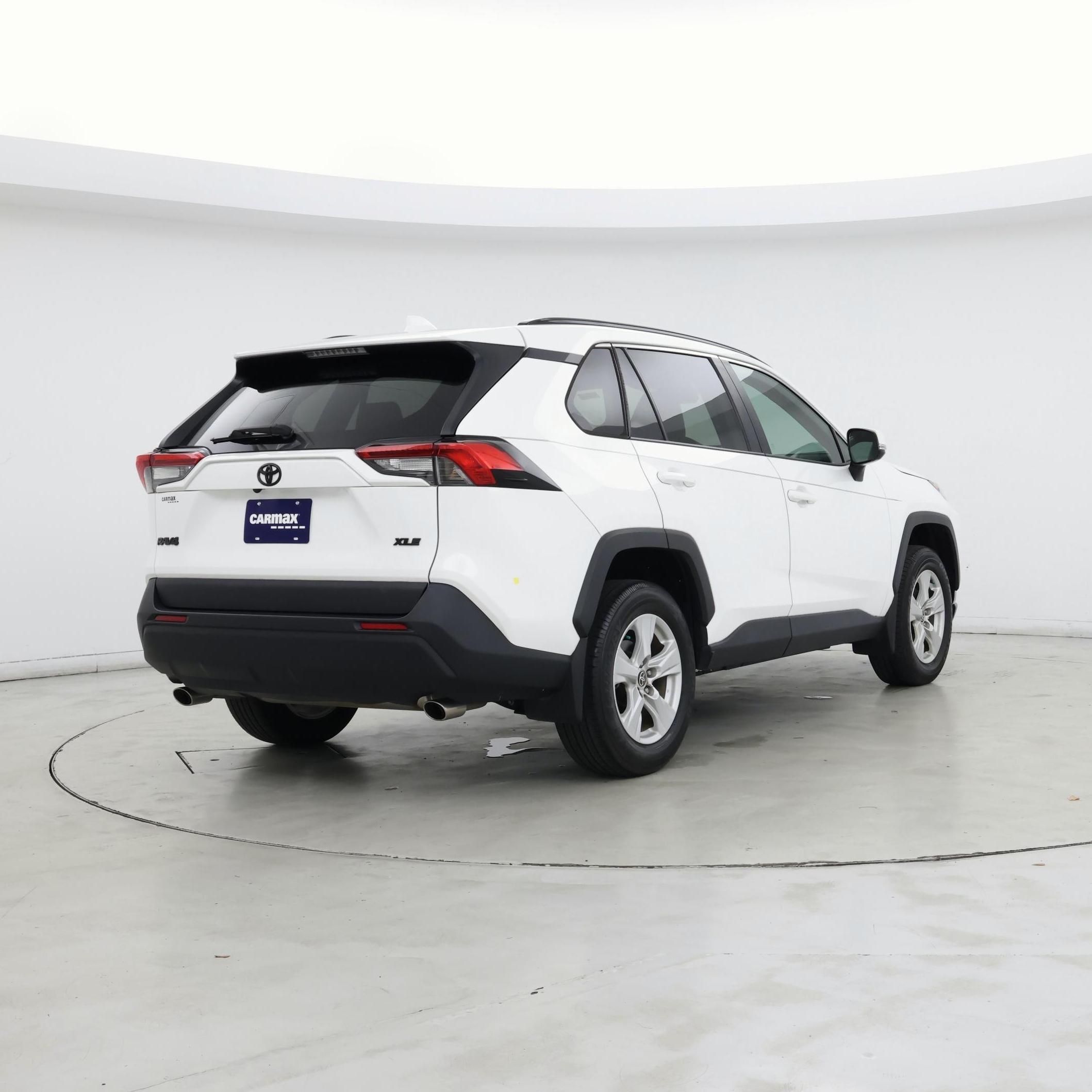 Thumbnail: 2021 Toyota RAV4 - 8