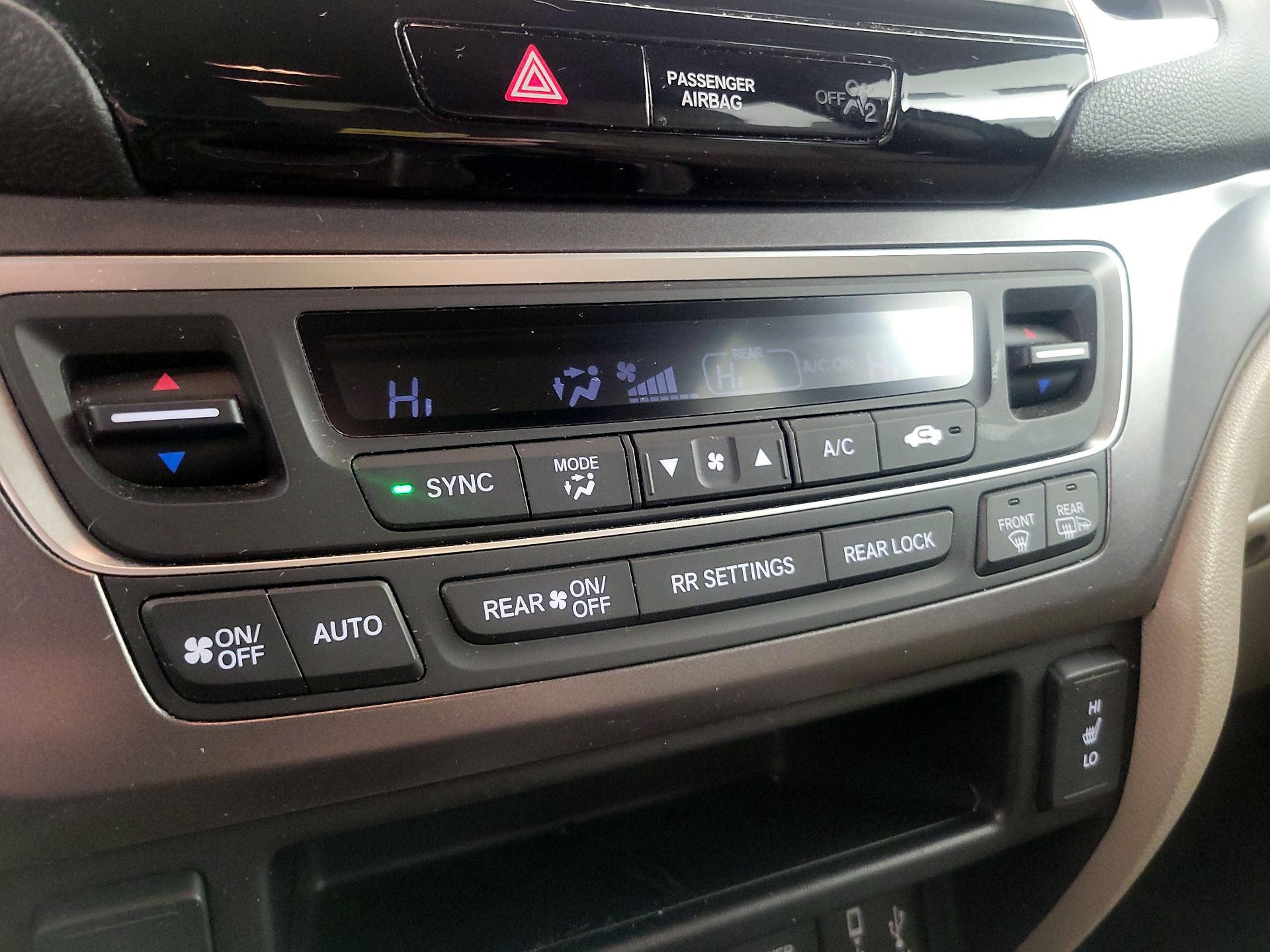 Thumbnail: 2018 Honda Pilot - 16