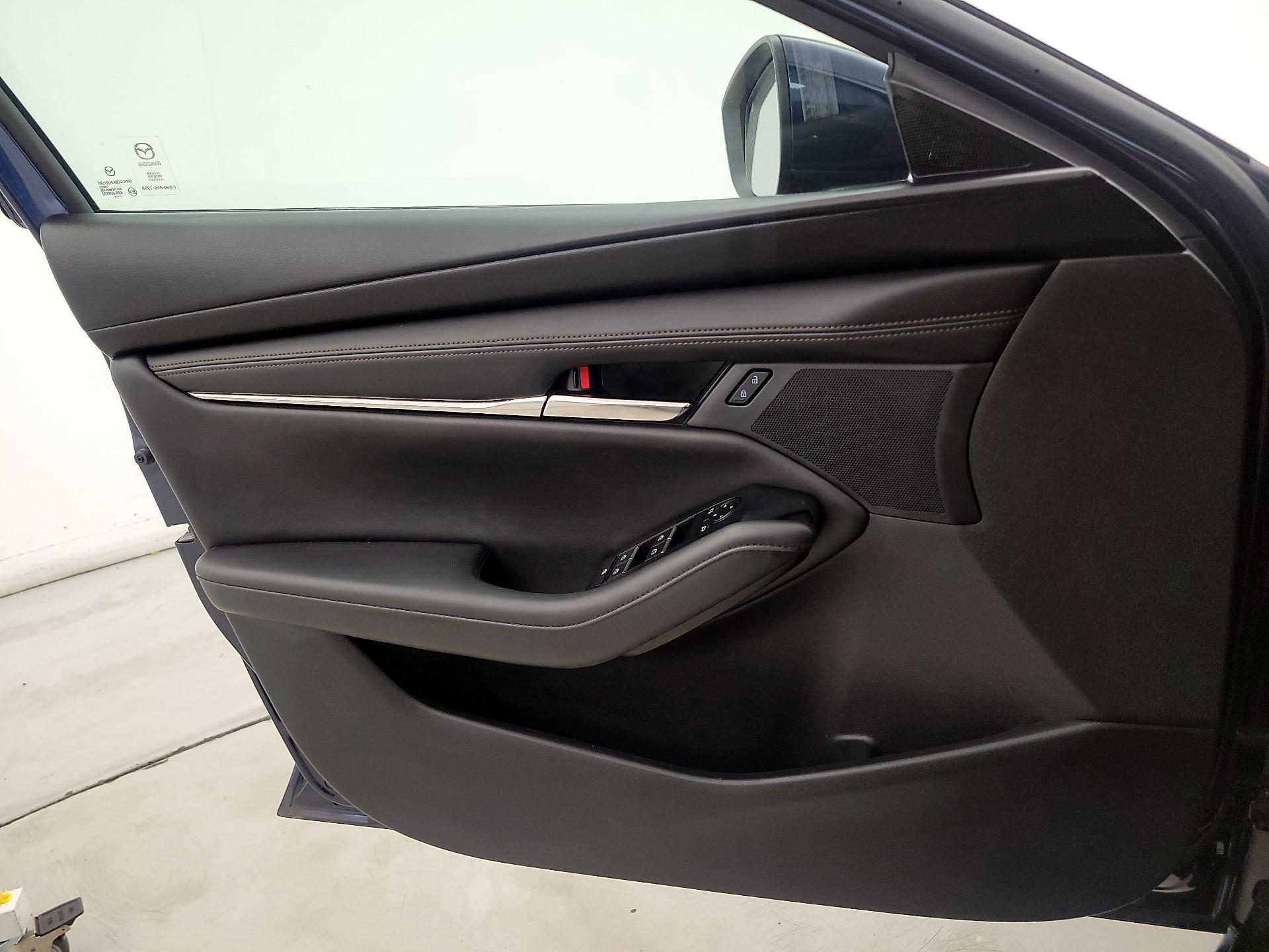 Thumbnail: 2021 Mazda Mazda3 - 12