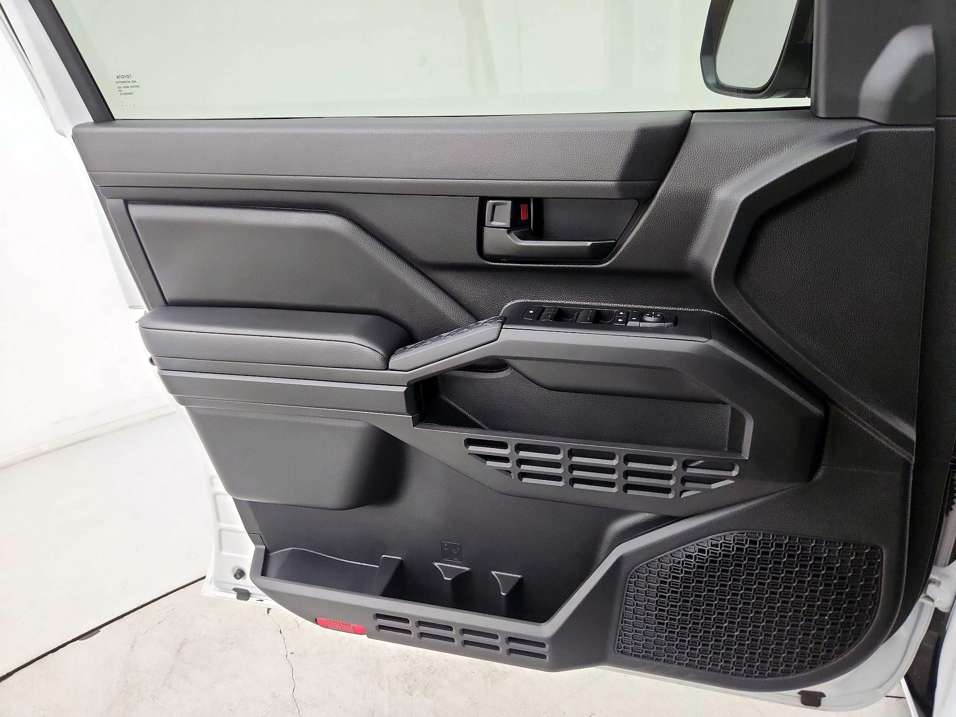 Thumbnail: 2024 Toyota Tacoma - 10