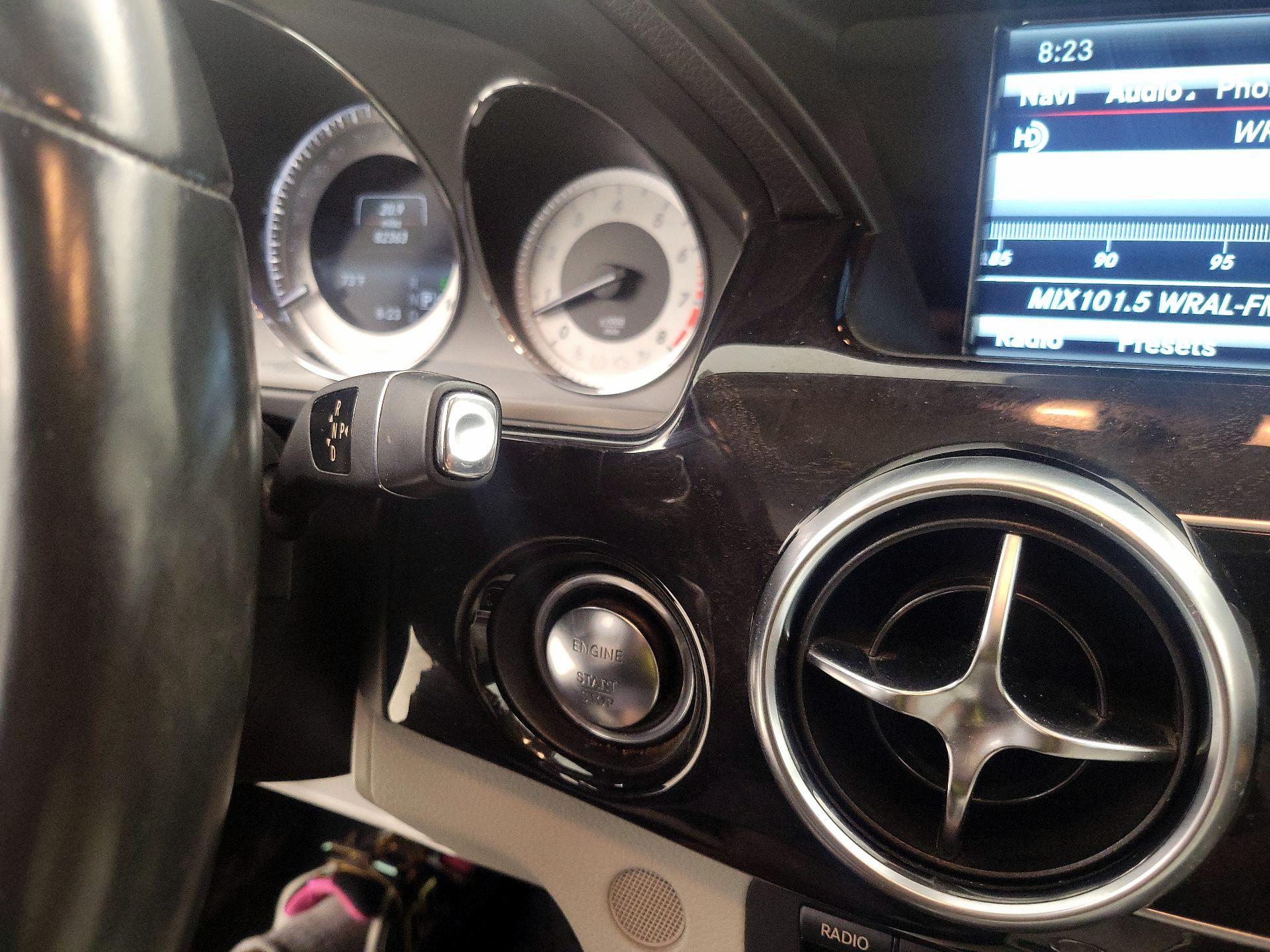 Thumbnail: 2015 Mercedes-Benz GLK - 17