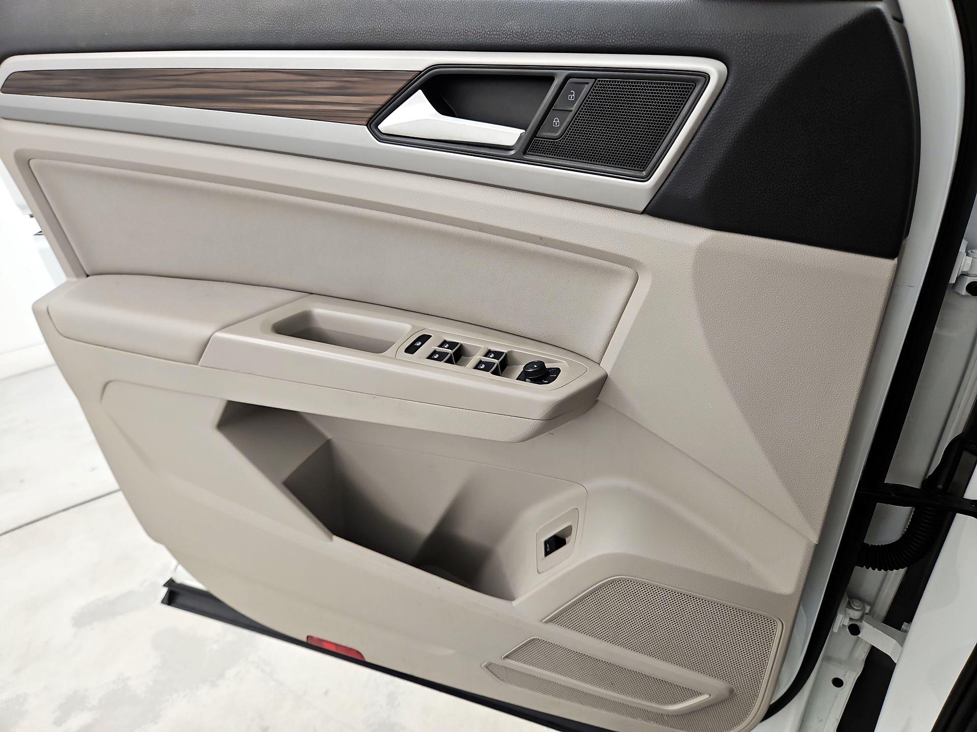 Thumbnail: 2021 Volkswagen Atlas - 12