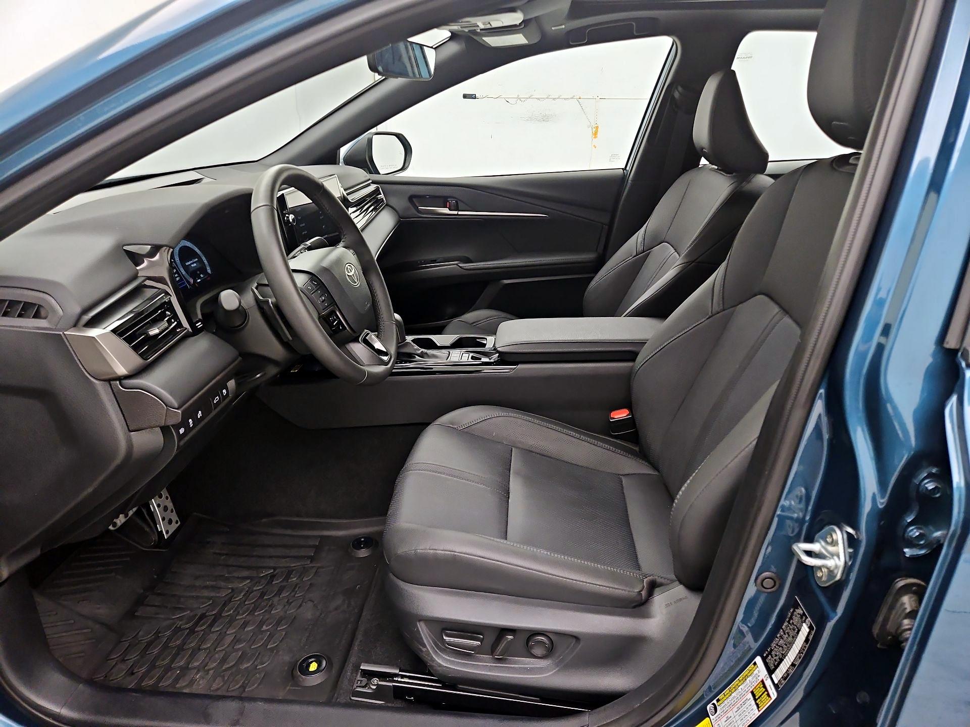Thumbnail: 2025 Toyota Camry - 11