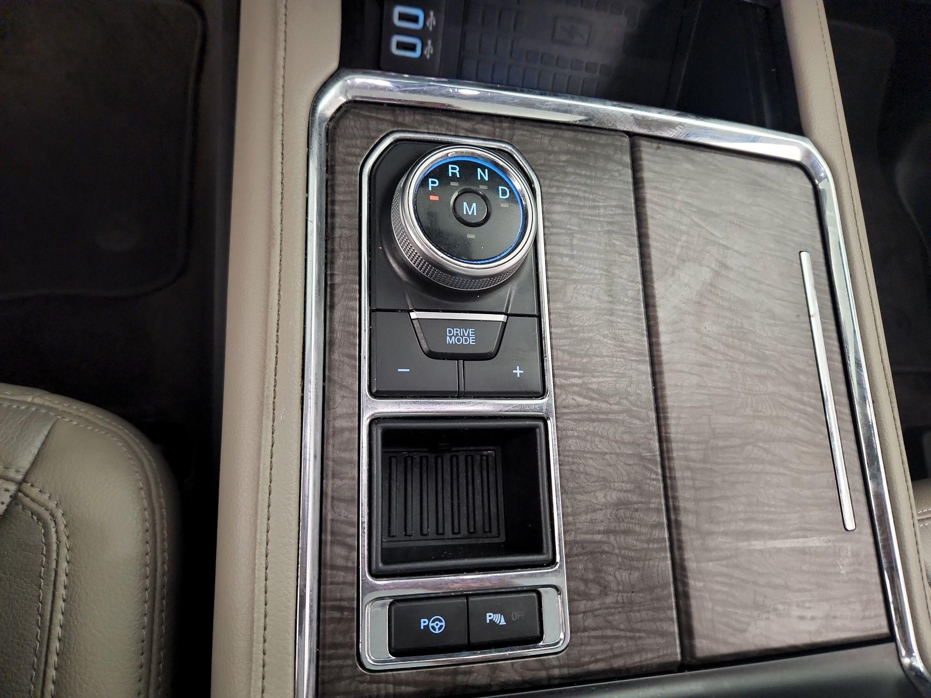 Thumbnail: 2018 Ford Expedition - 18