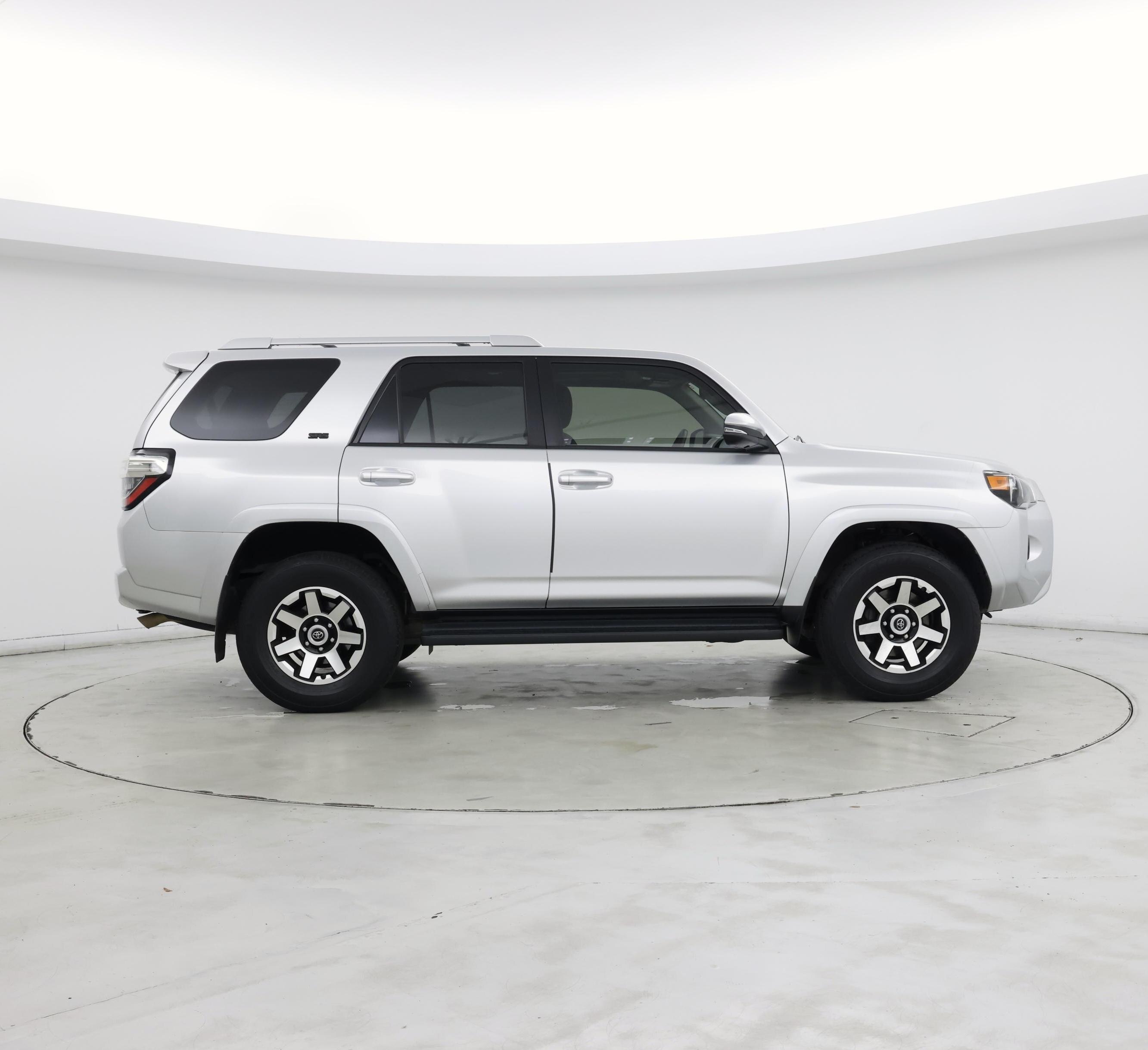 Thumbnail: 2016 Toyota 4Runner - 7
