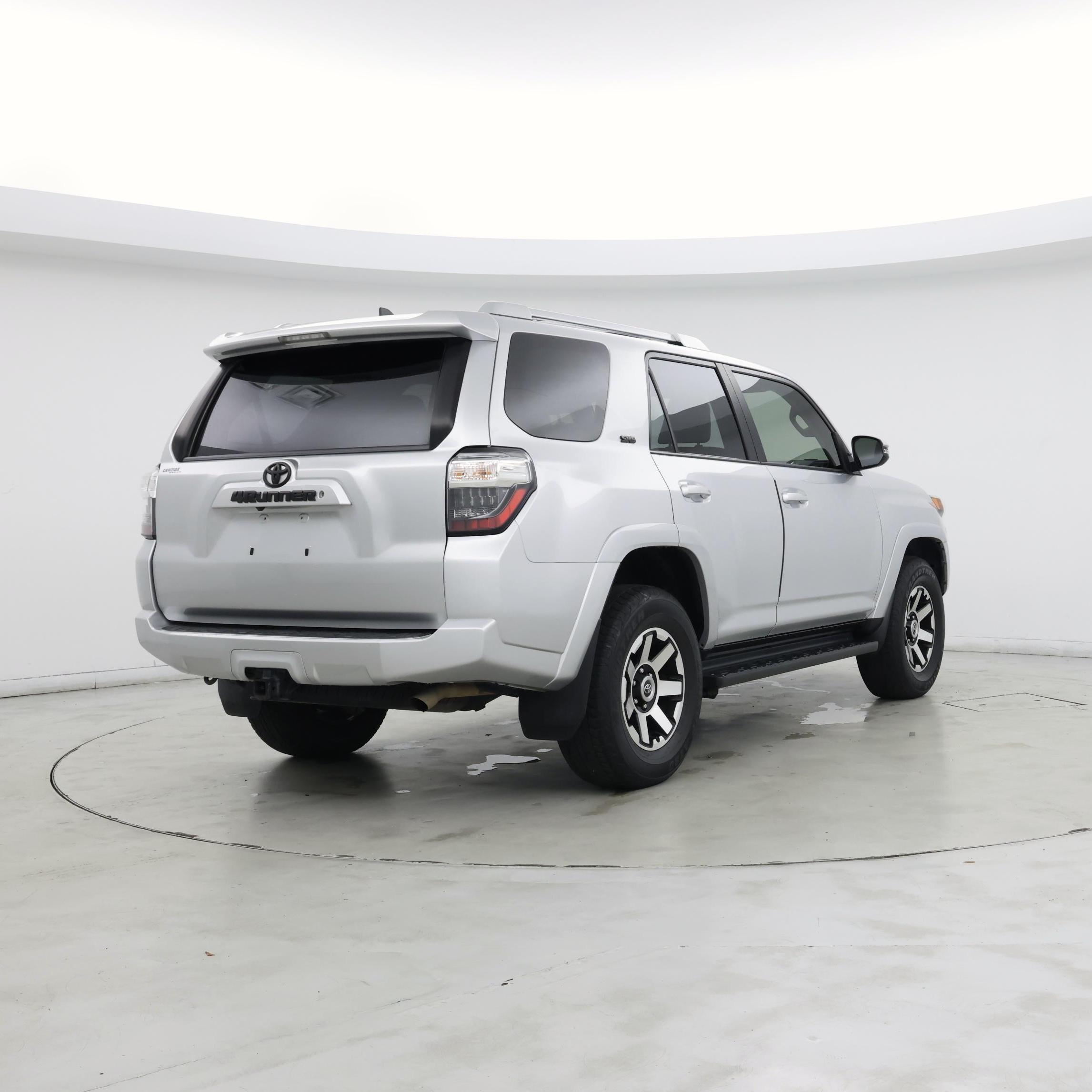Thumbnail: 2016 Toyota 4Runner - 8