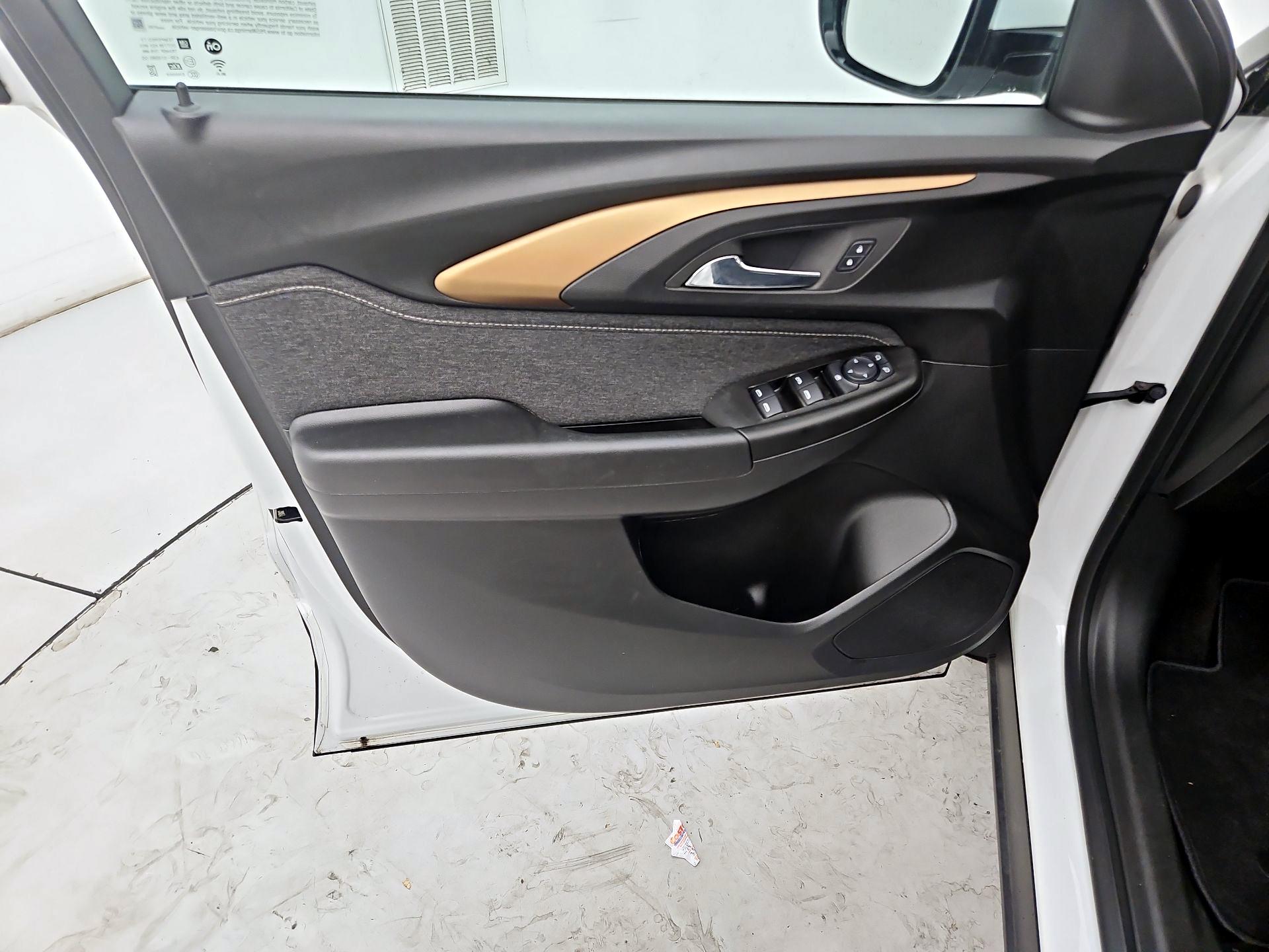 Thumbnail: 2023 Chevrolet TrailBlazer - 12