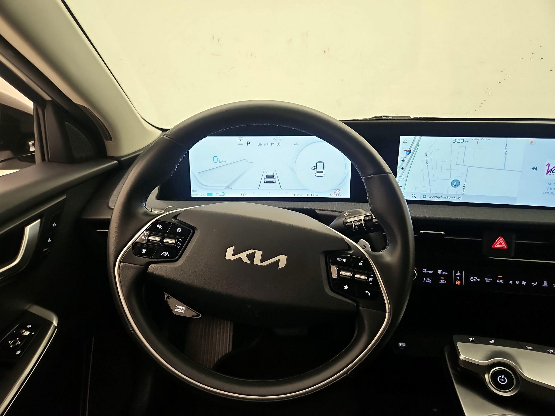 Thumbnail: 2022 Kia EV6 - 10
