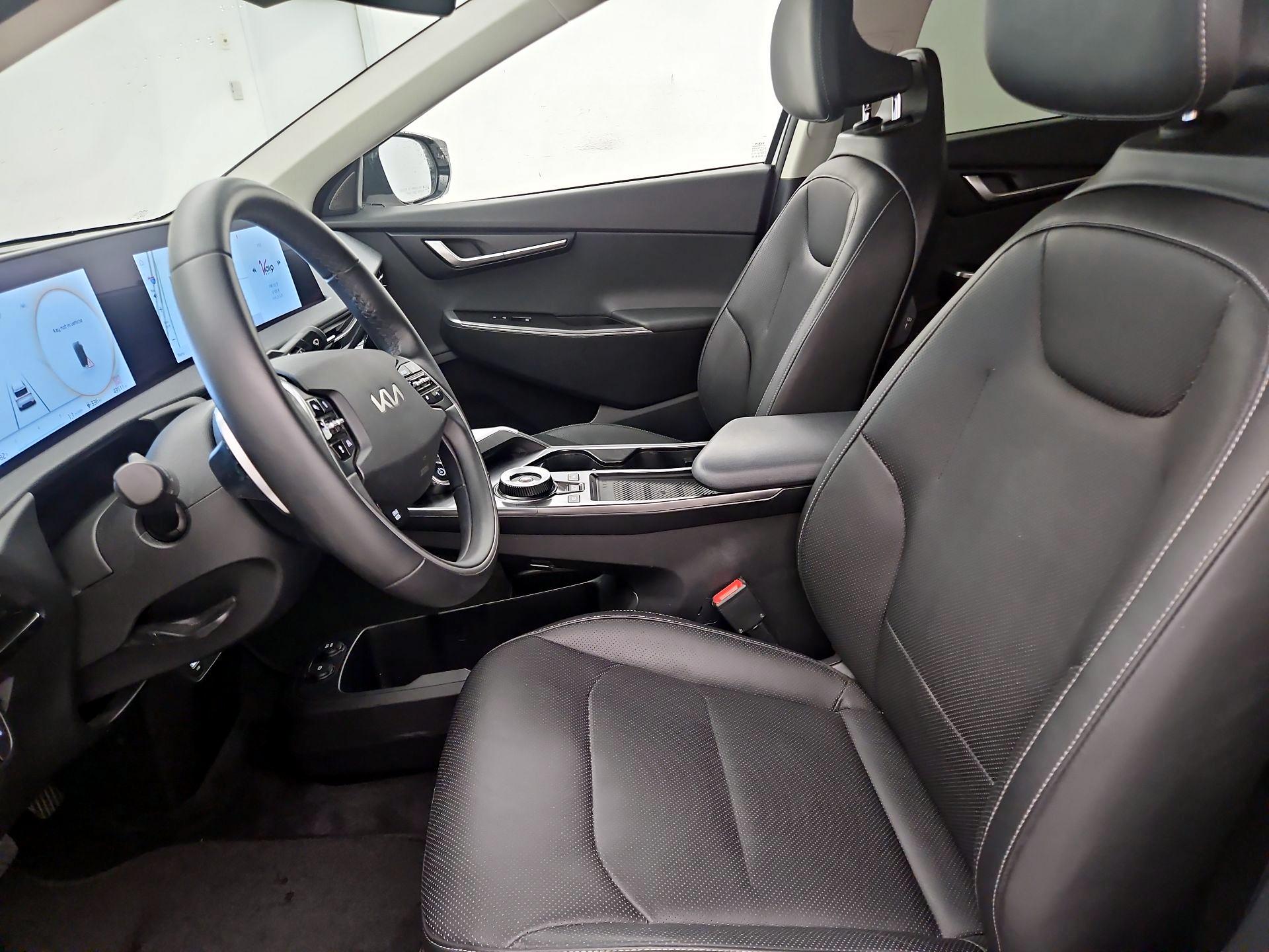 Thumbnail: 2022 Kia EV6 - 11