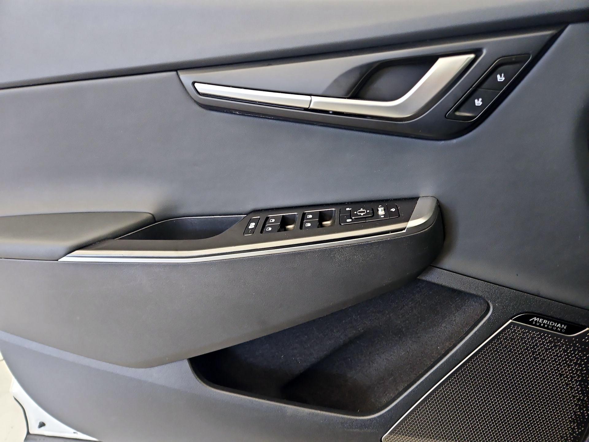 Thumbnail: 2022 Kia EV6 - 12