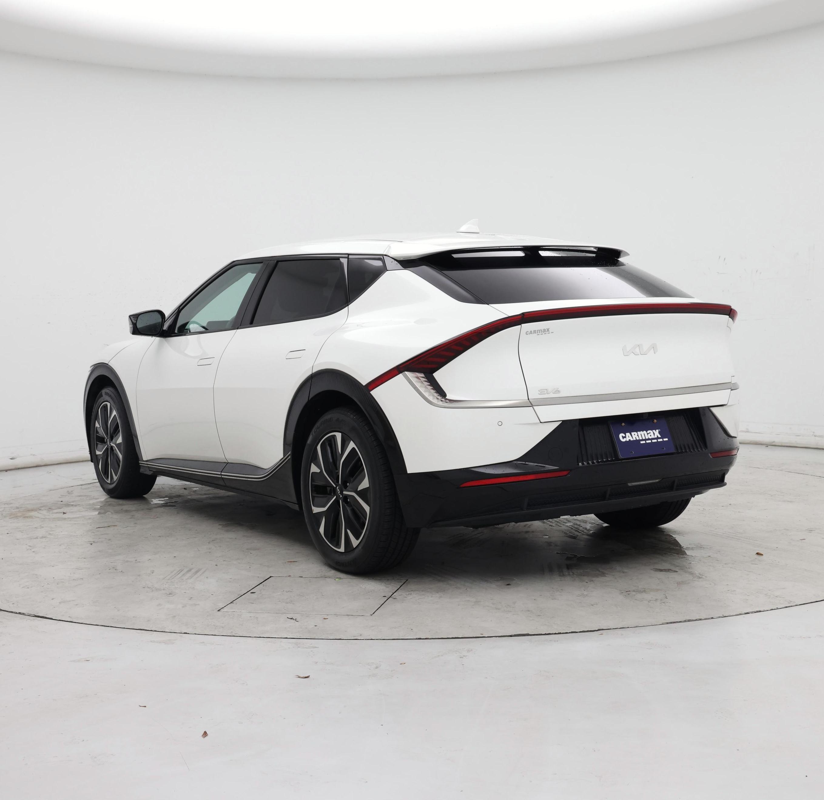 Thumbnail: 2022 Kia EV6 - 2