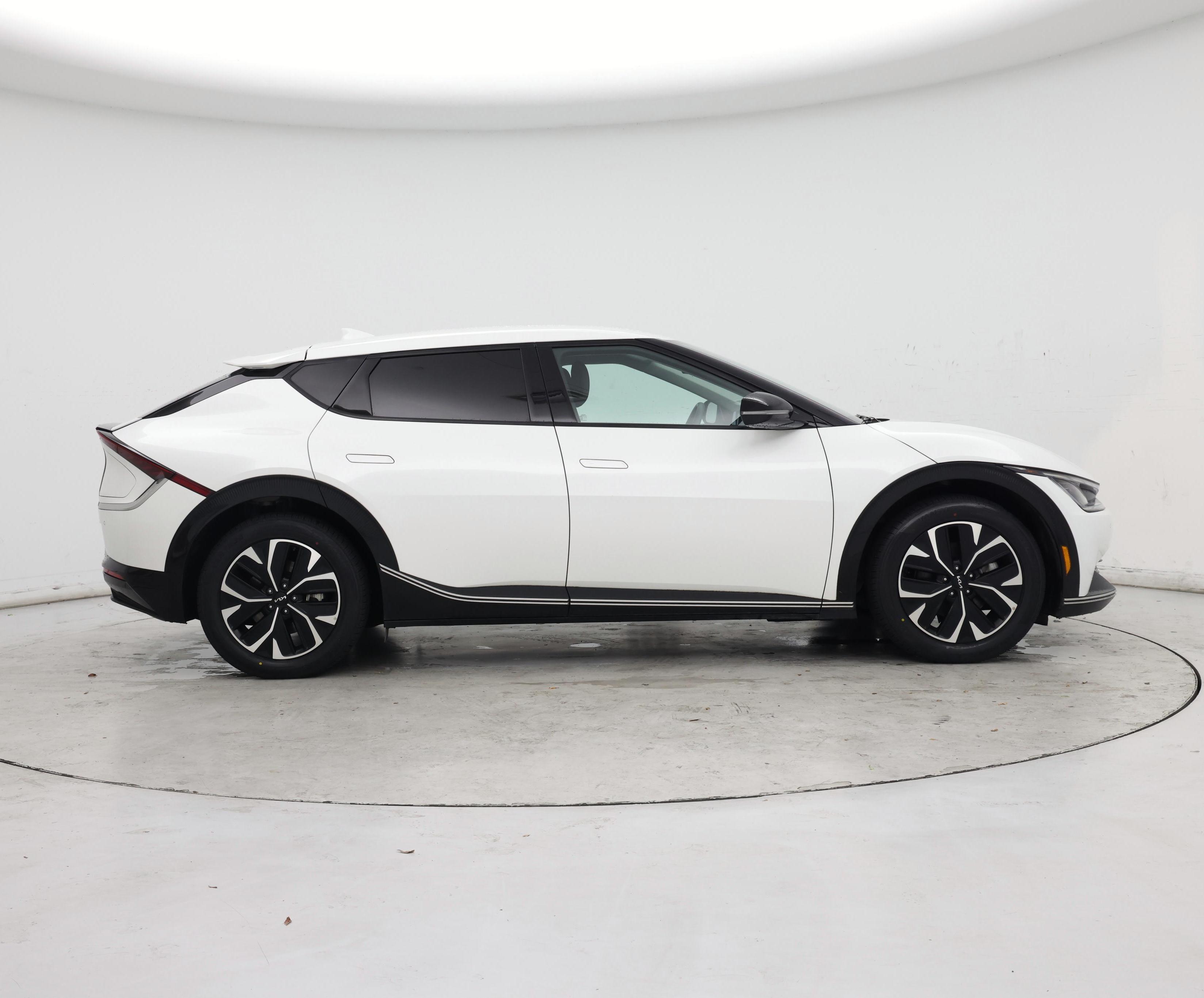 Thumbnail: 2022 Kia EV6 - 7