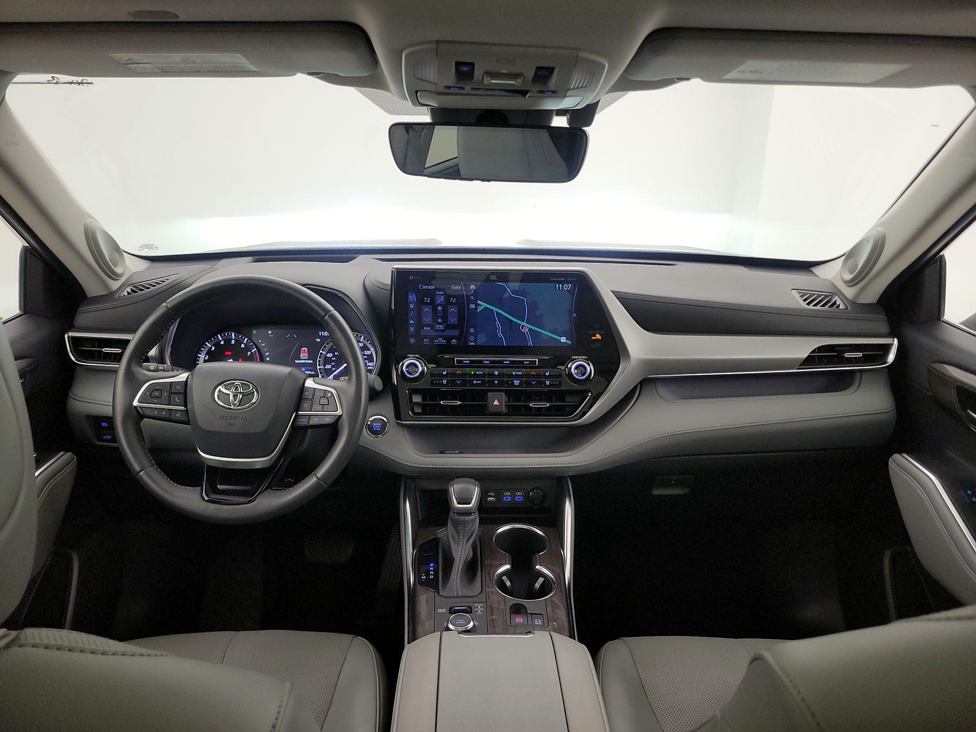 Thumbnail: 2022 Toyota Highlander - 9