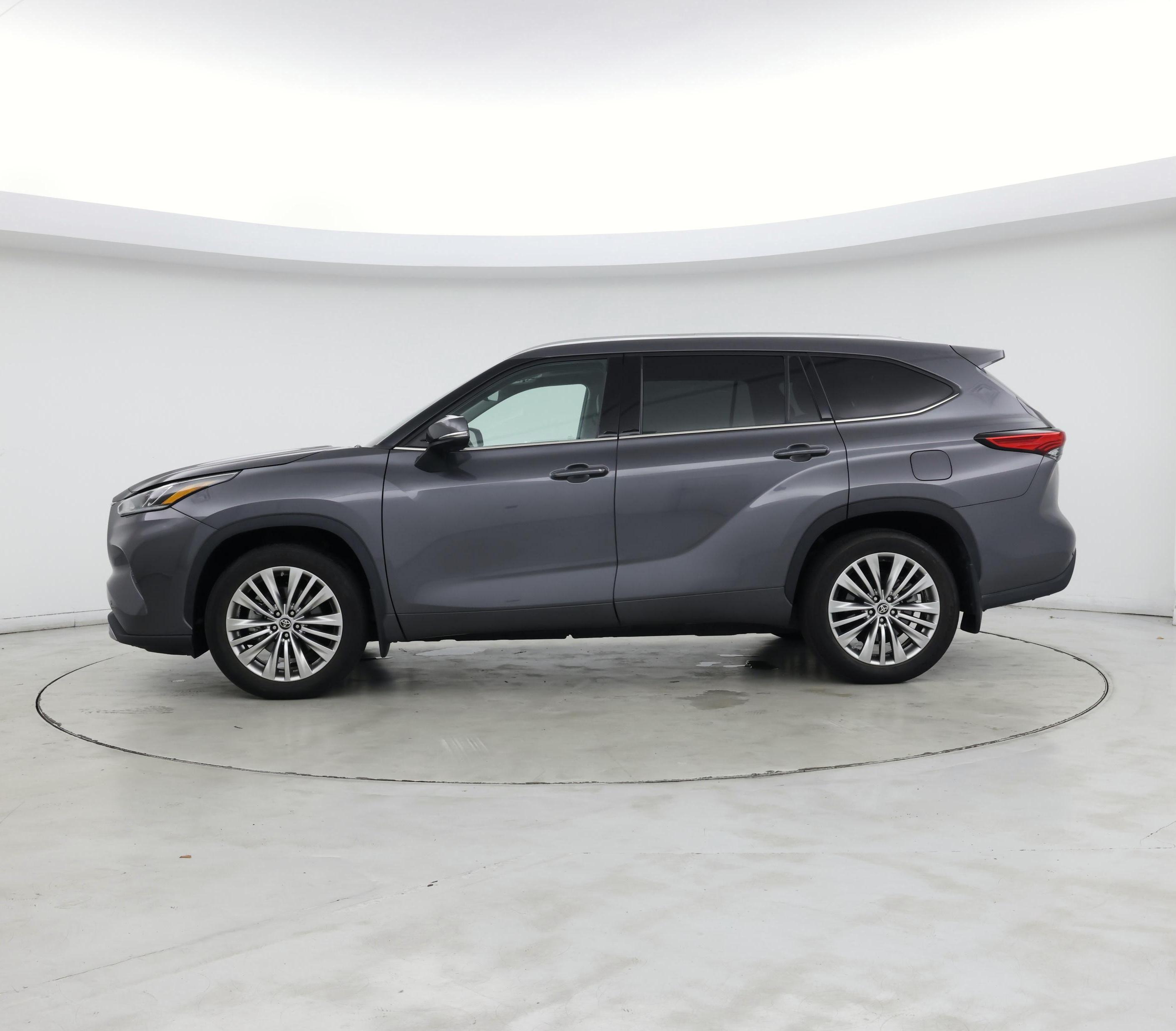 Thumbnail: 2022 Toyota Highlander - 3