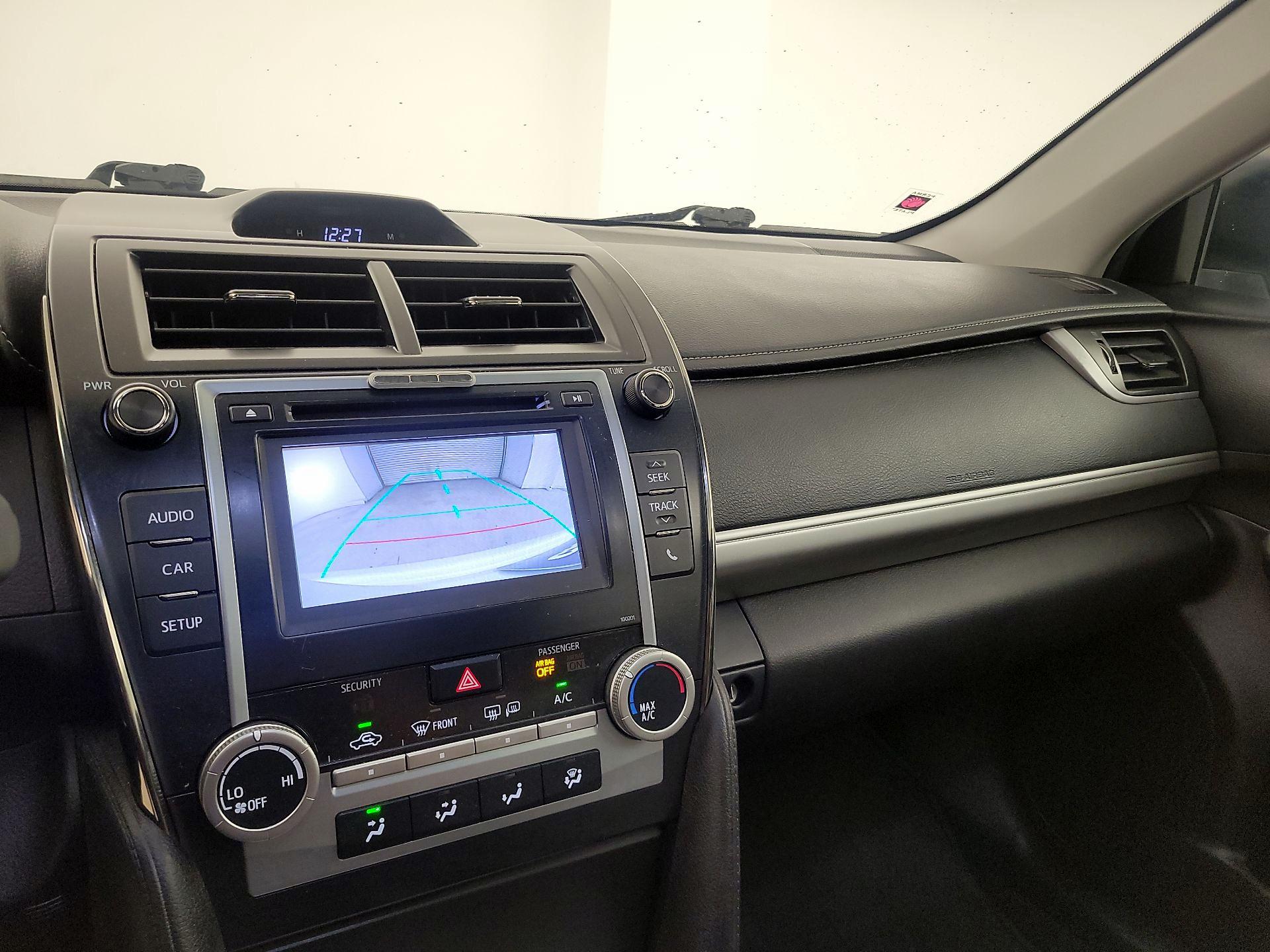 Thumbnail: 2014 Toyota Camry - 12