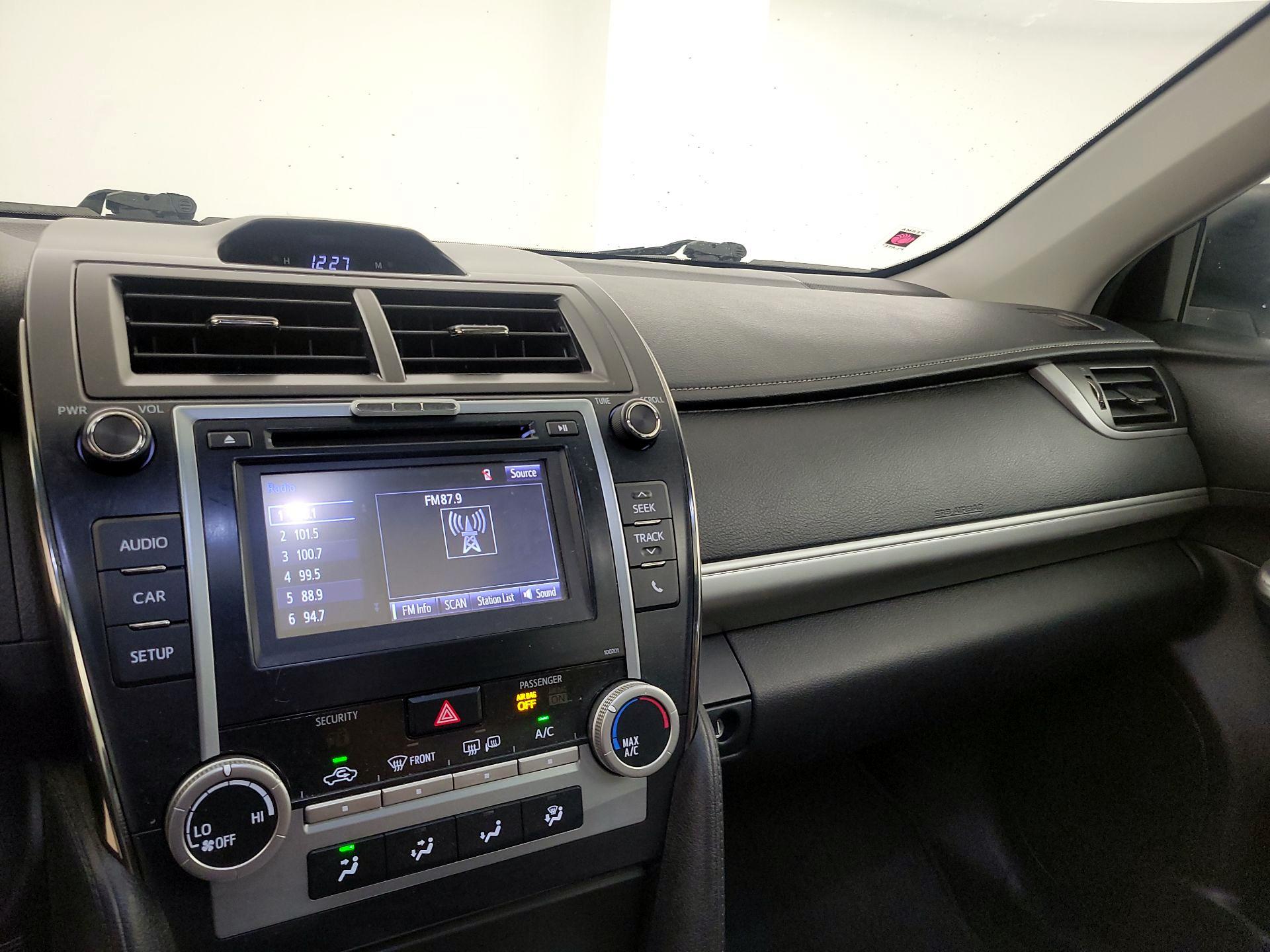Thumbnail: 2014 Toyota Camry - 13