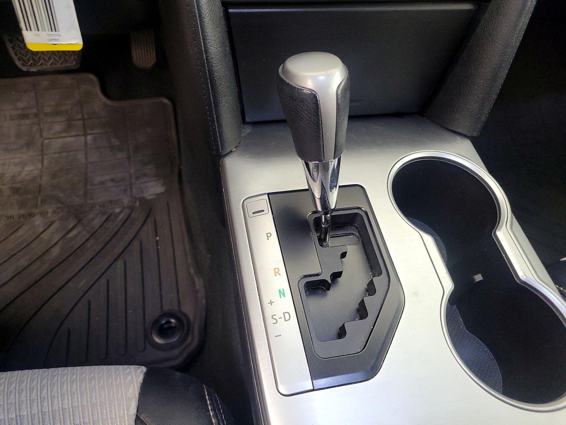 Thumbnail: 2014 Toyota Camry - 15