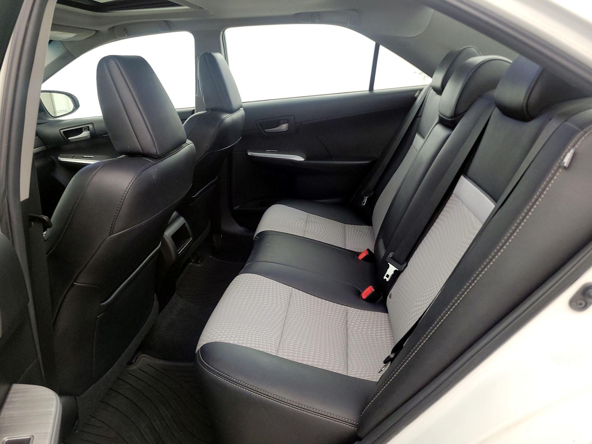 Thumbnail: 2014 Toyota Camry - 18