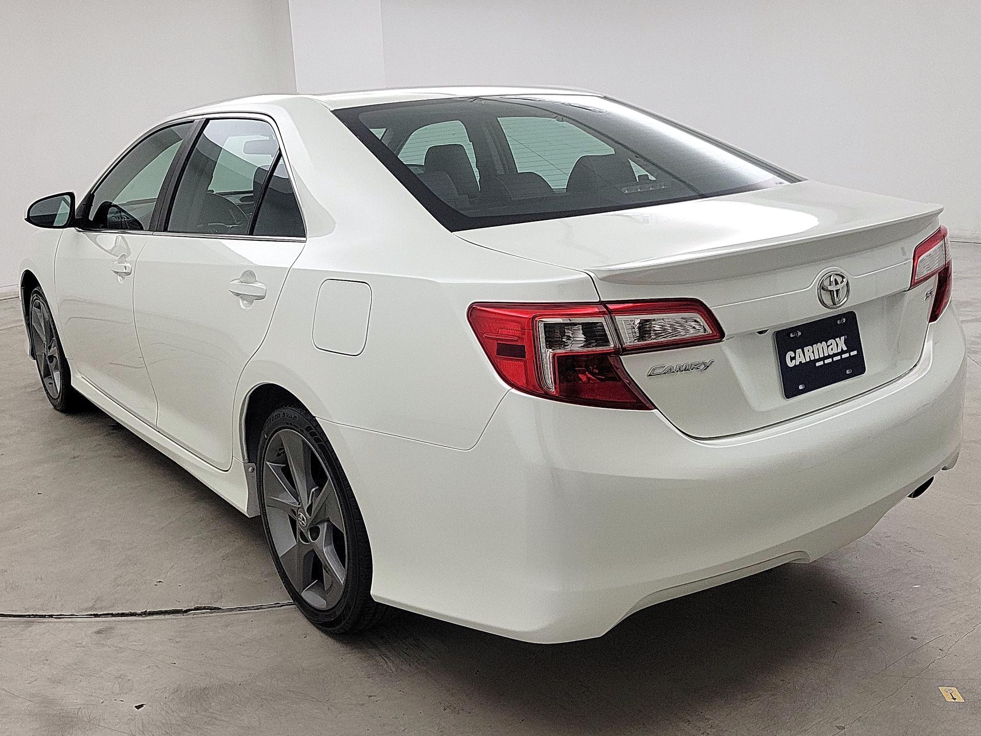 Thumbnail: 2014 Toyota Camry - 7