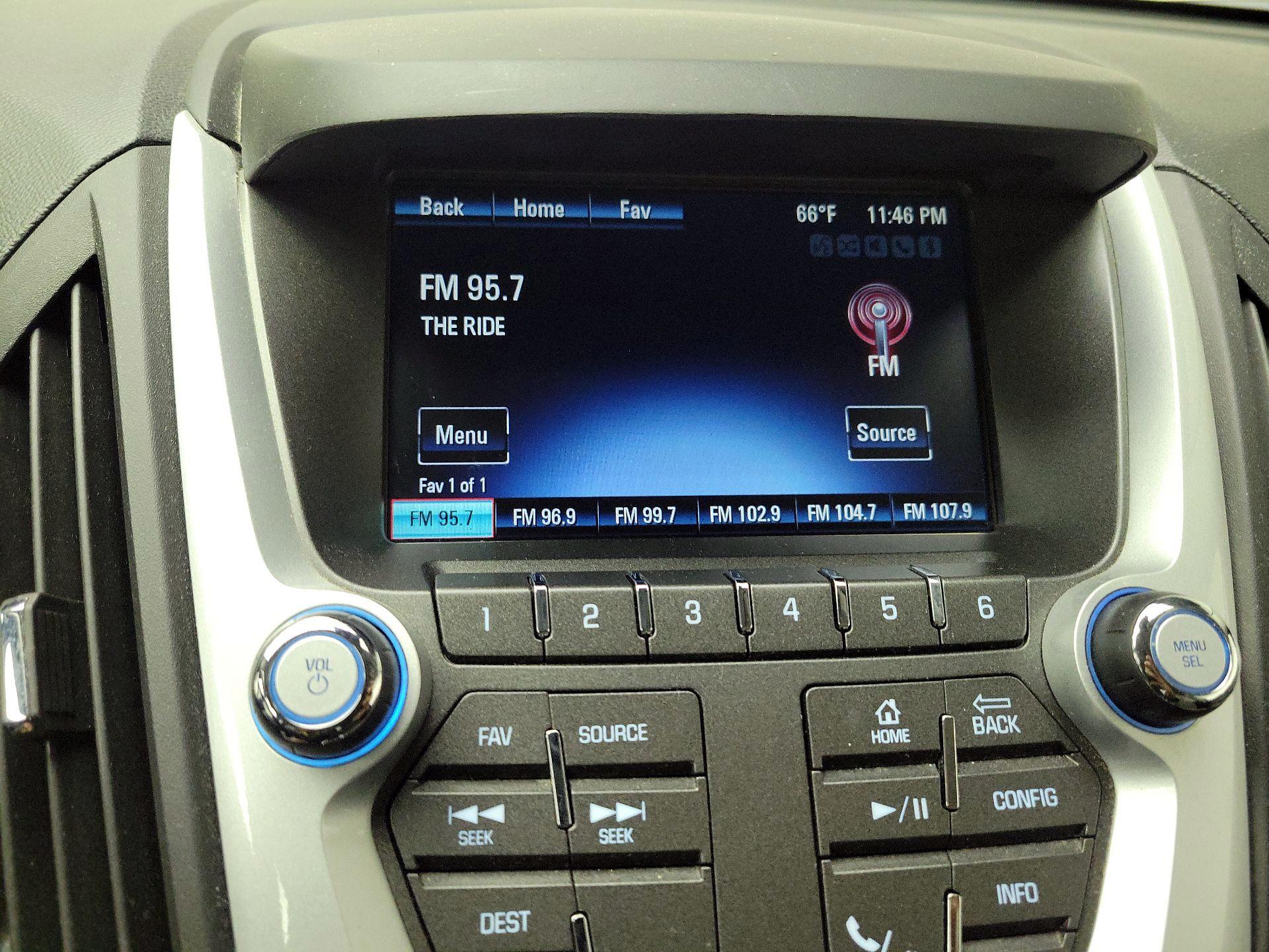 Thumbnail: 2016 Chevrolet Equinox - 16