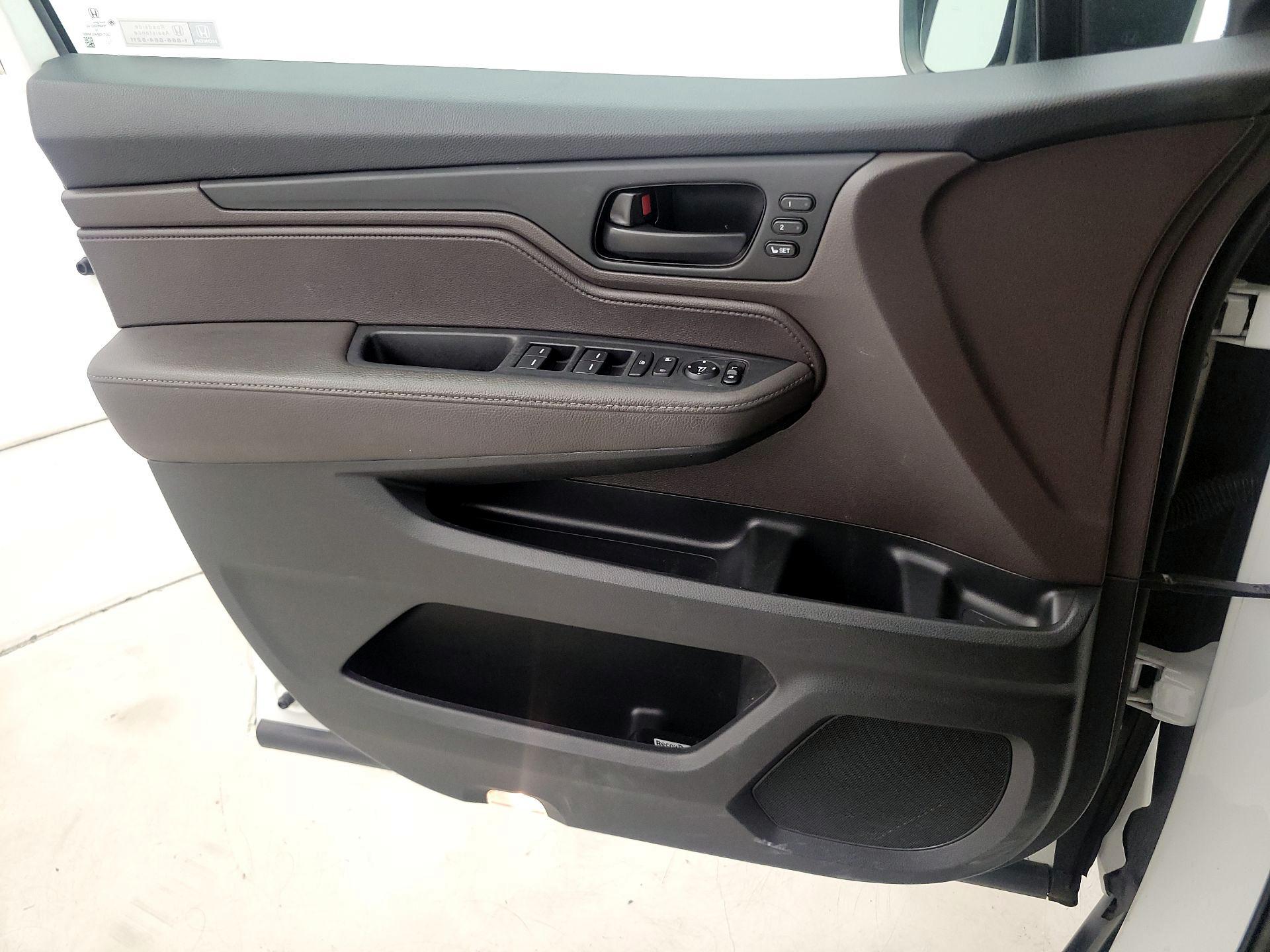 Thumbnail: 2020 Honda Odyssey - 12