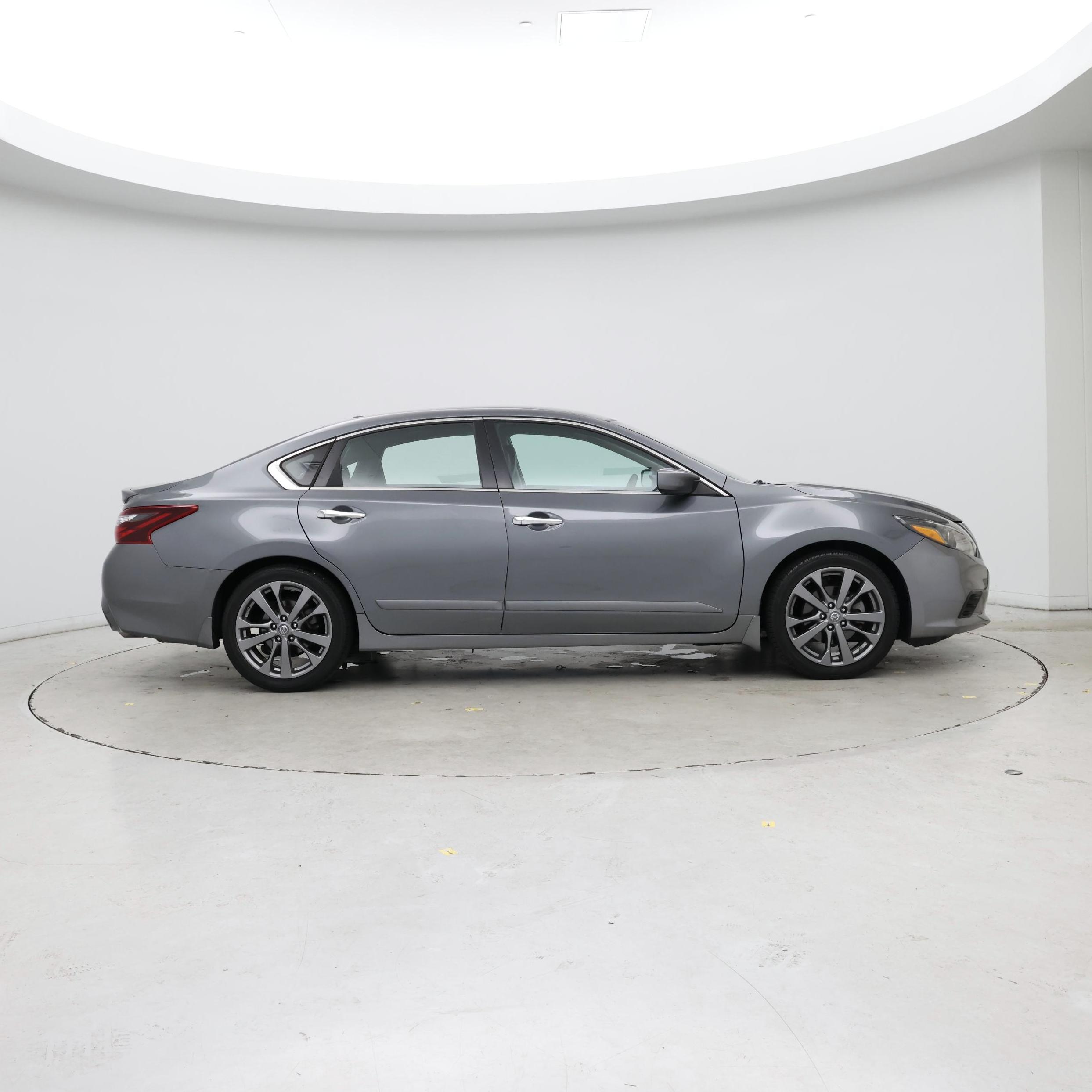 Thumbnail: 2018 Nissan Altima - 7