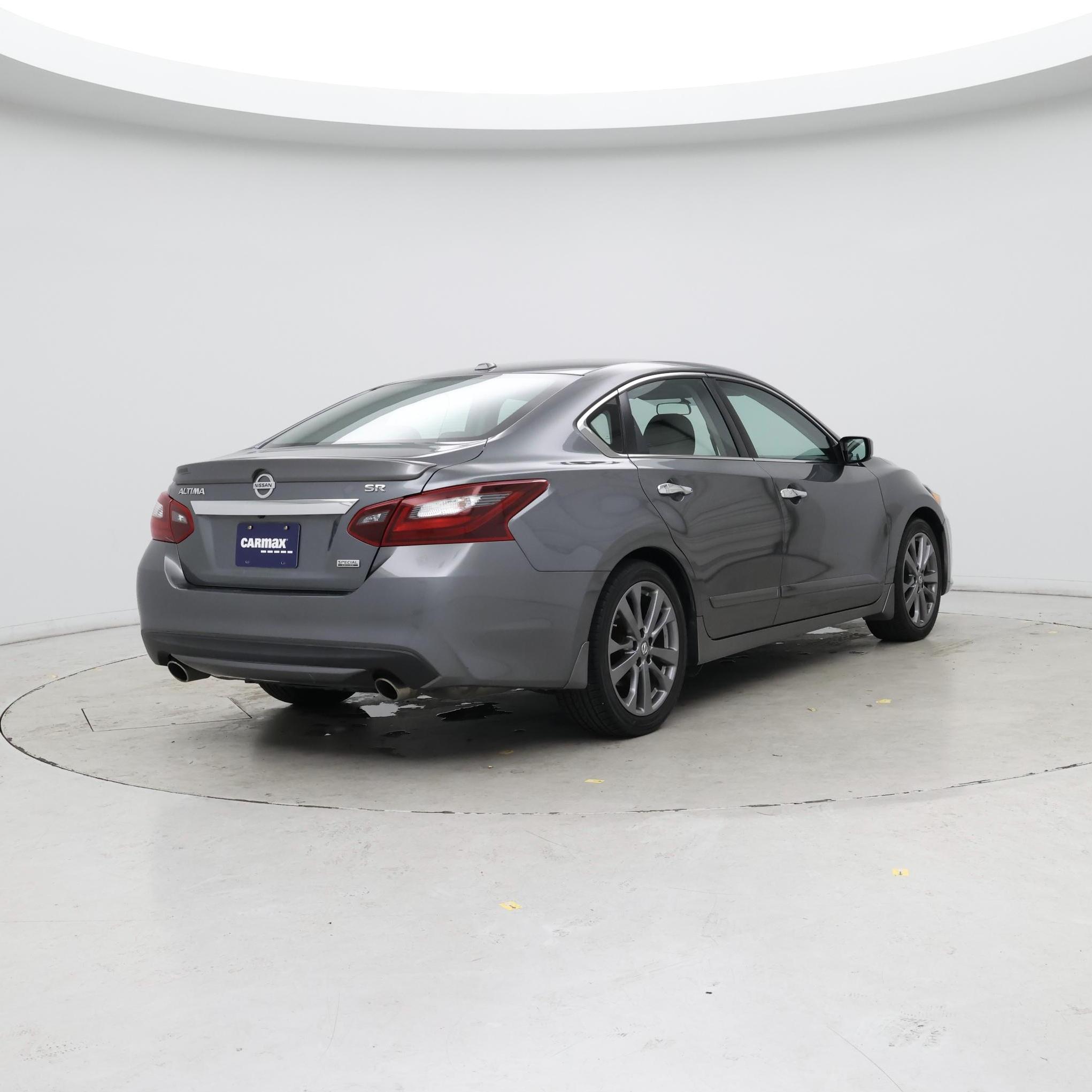 Thumbnail: 2018 Nissan Altima - 8