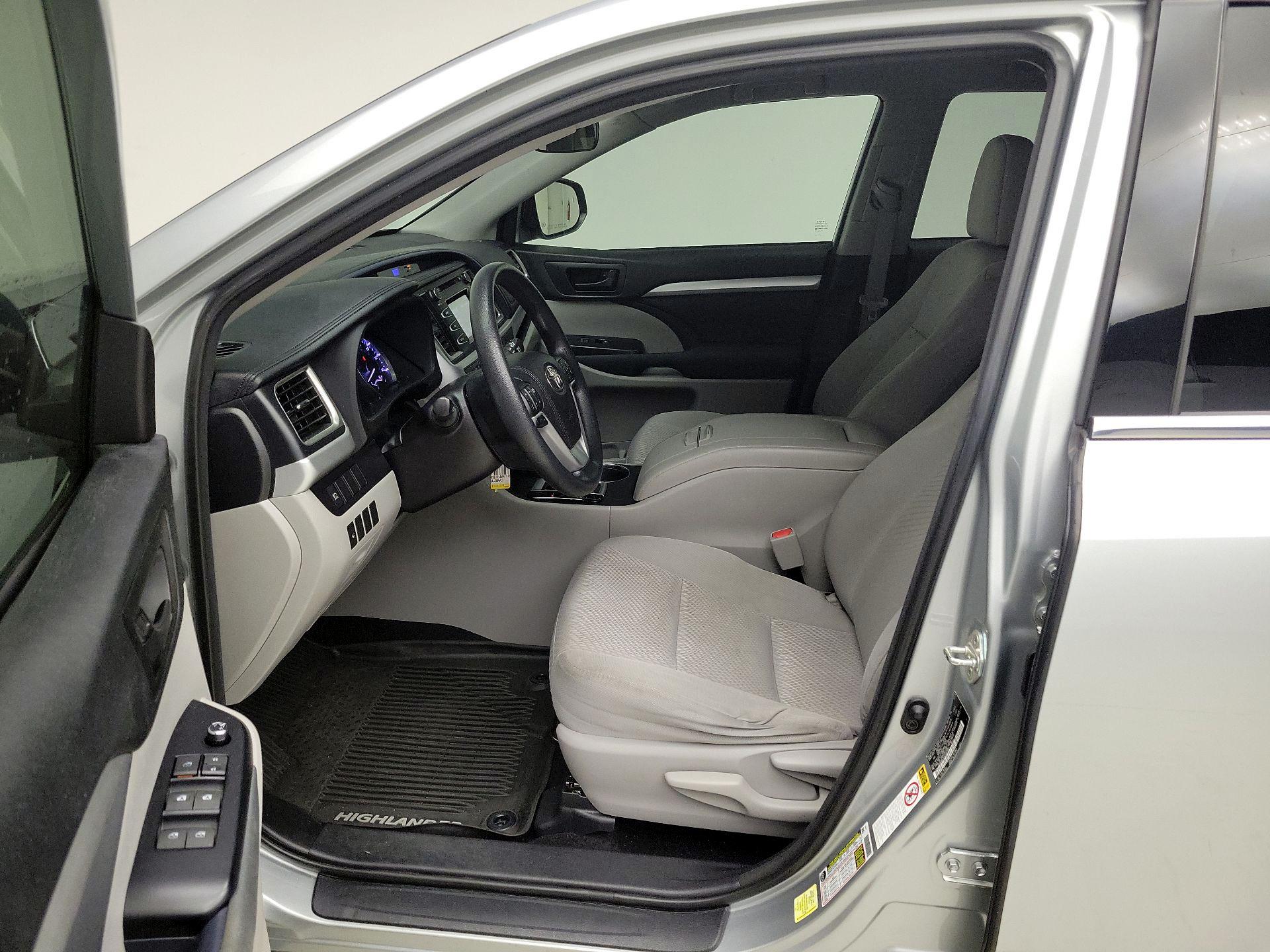 Thumbnail: 2018 Toyota Highlander - 11