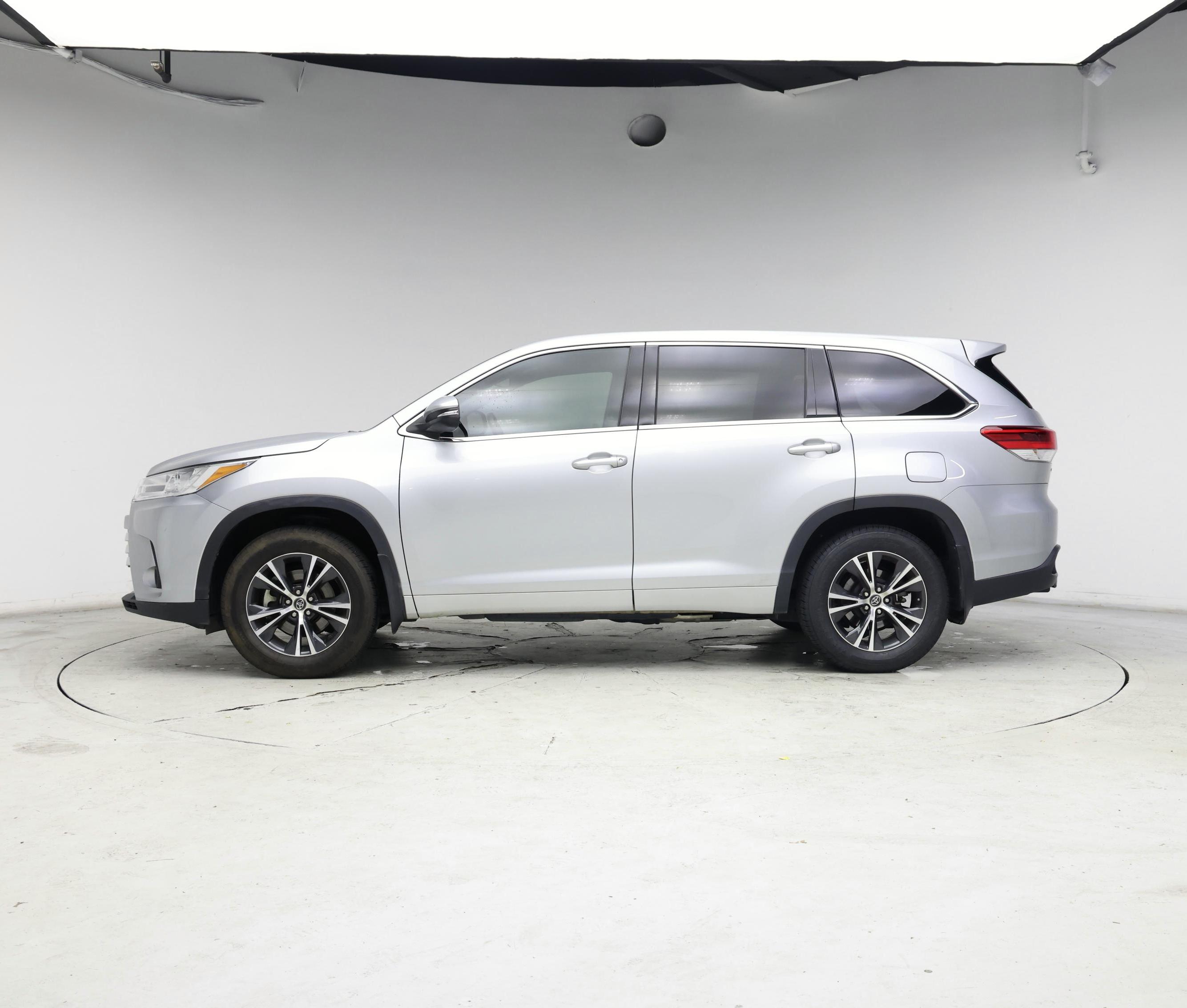 Thumbnail: 2018 Toyota Highlander - 3