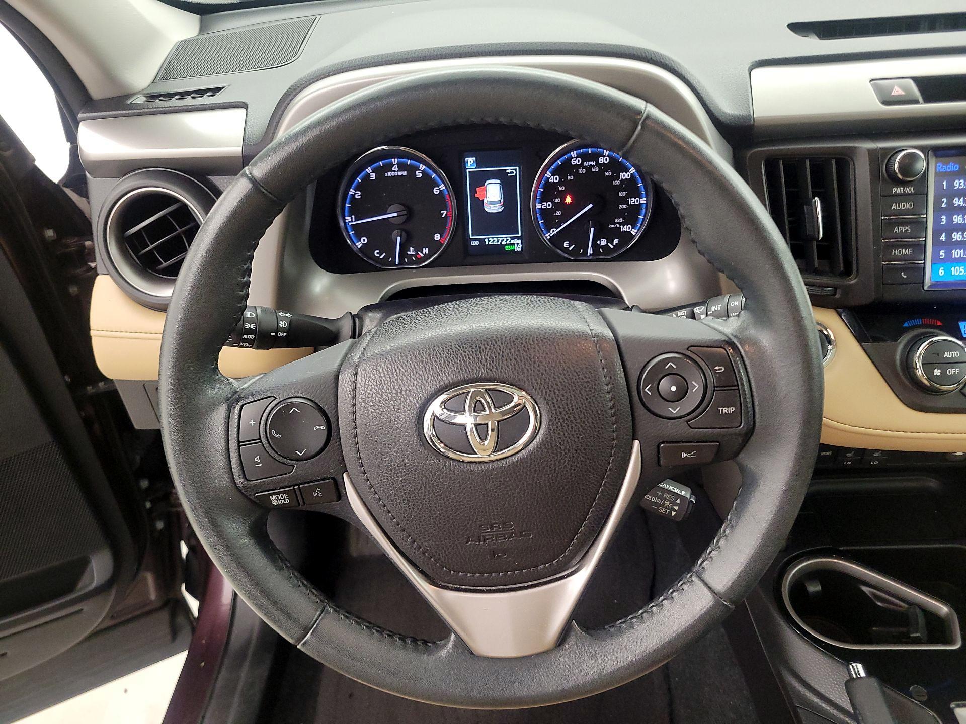 Thumbnail: 2017 Toyota RAV4 - 10