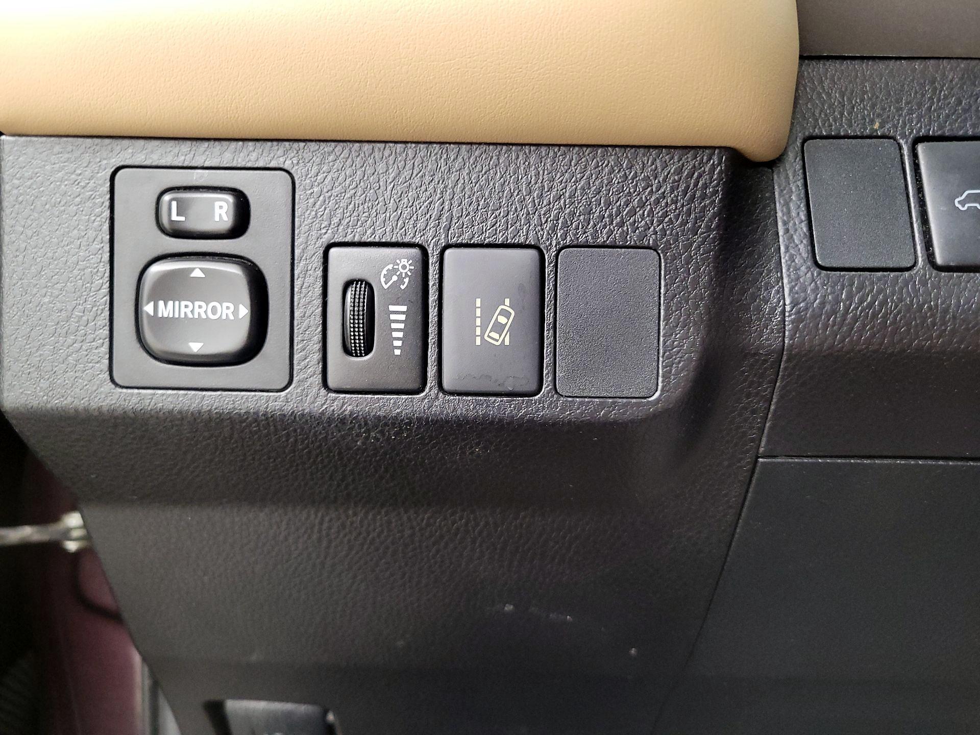 Thumbnail: 2017 Toyota RAV4 - 13