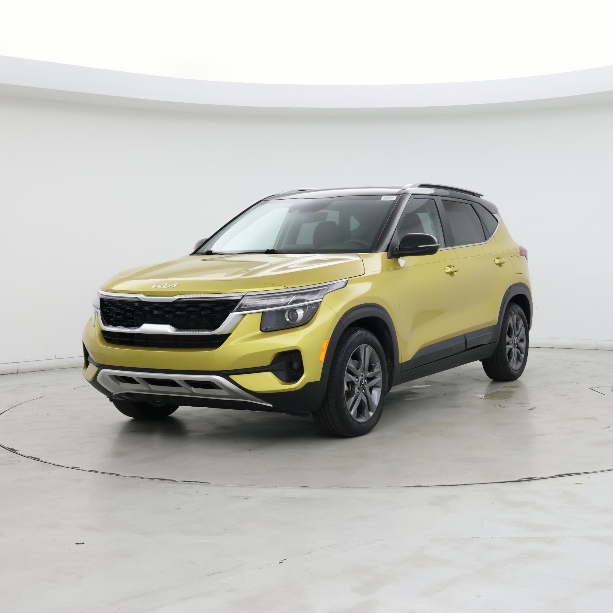 Thumbnail: 2023 Kia Seltos - 4