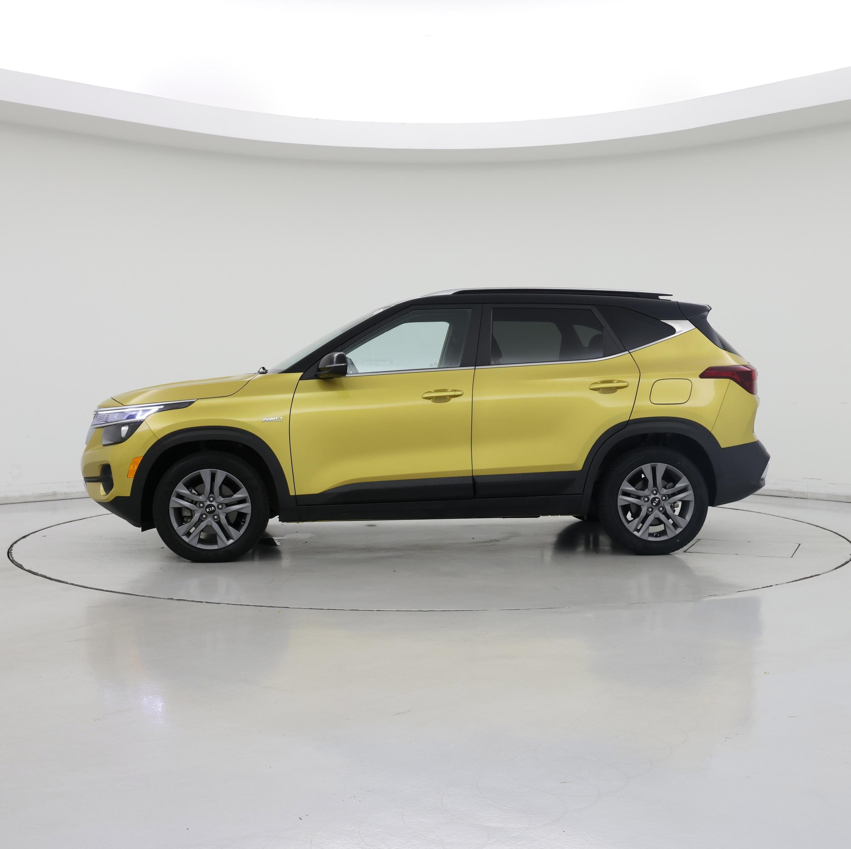 Thumbnail: 2021 Kia Seltos - 3