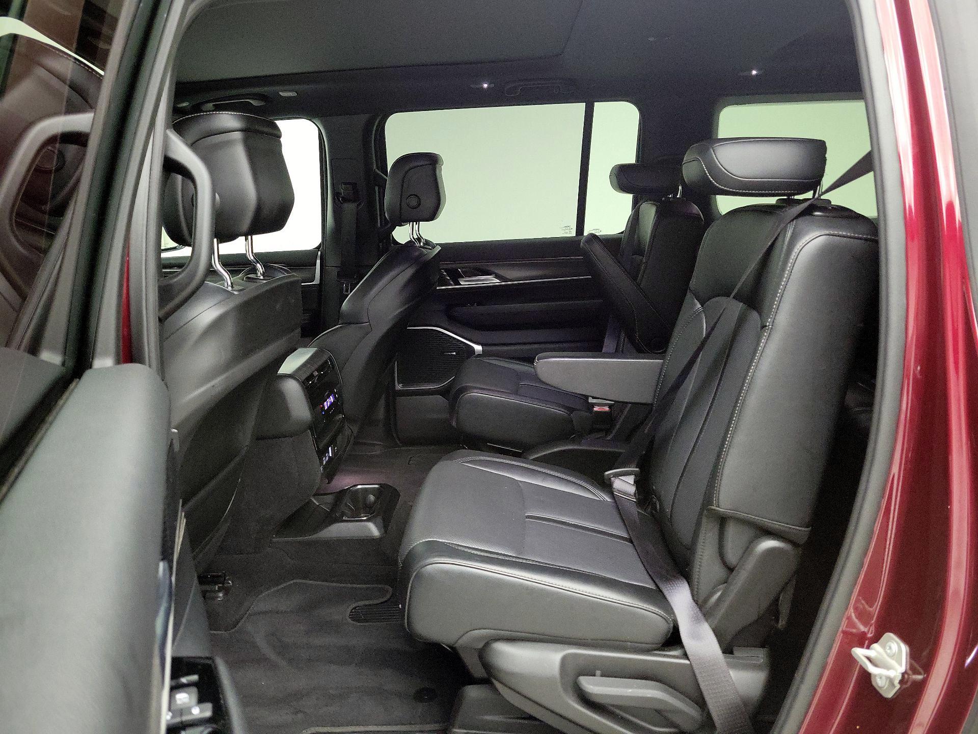 Thumbnail: 2024 Jeep Wagoneer - 20