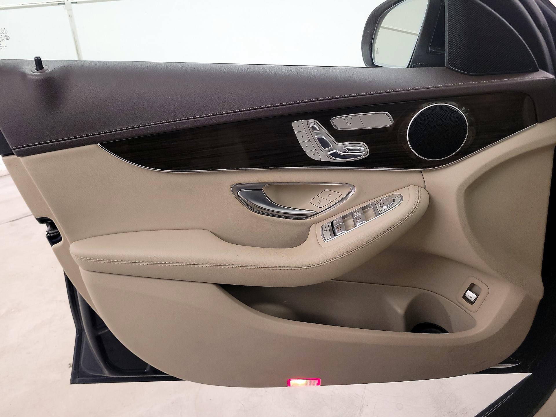 Thumbnail: 2017 Mercedes-Benz C-Class - 10