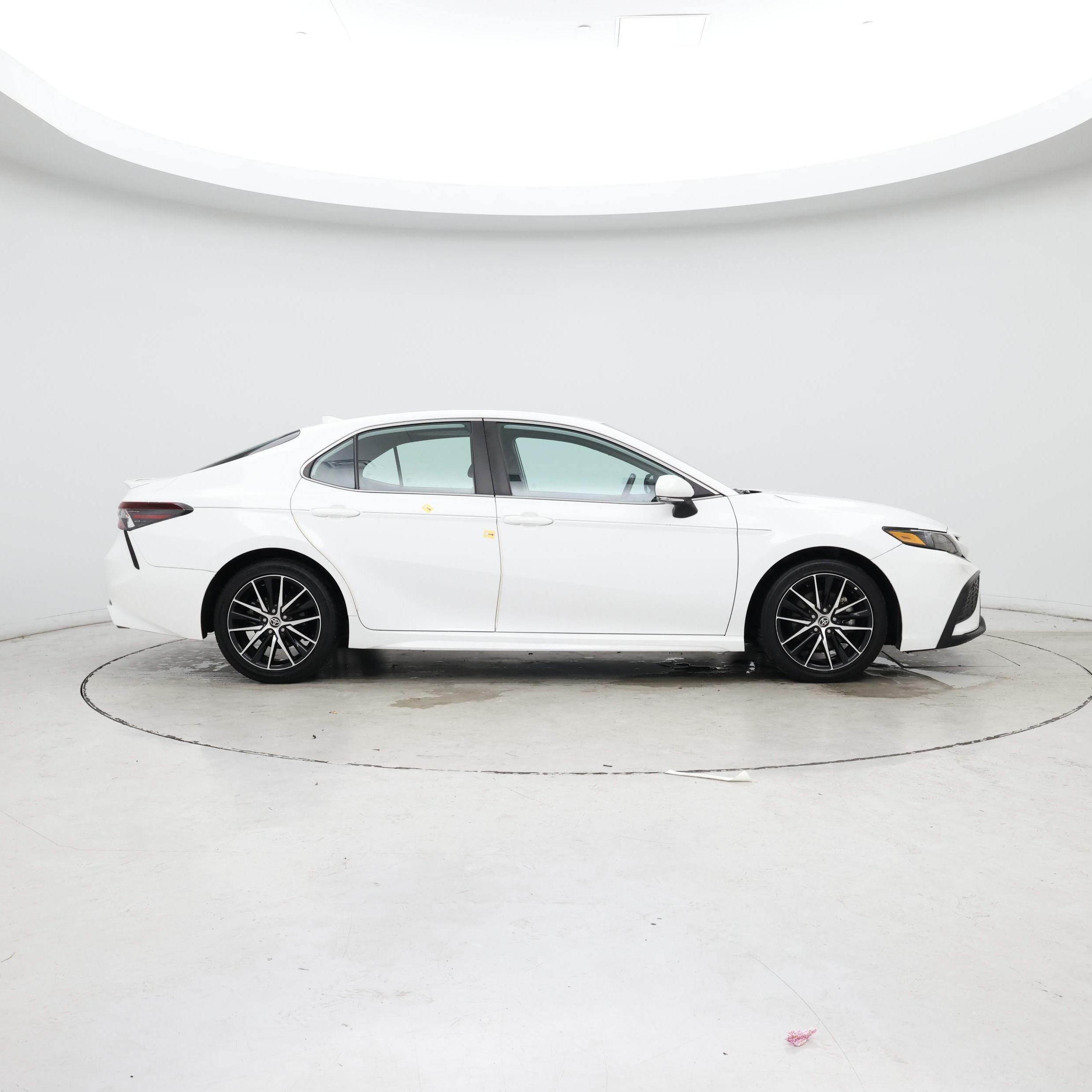 Thumbnail: 2021 Toyota Camry - 7