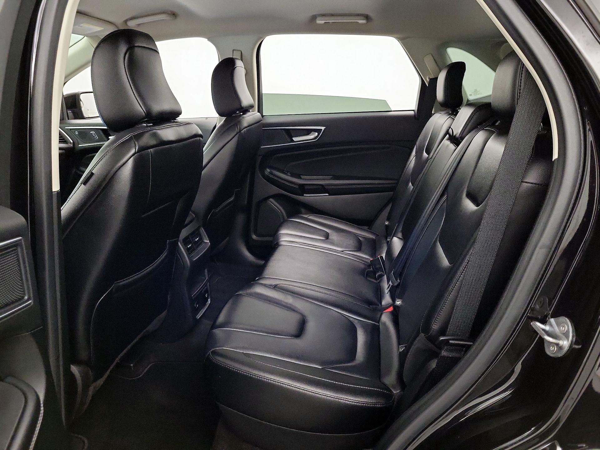 Thumbnail: 2022 Ford Edge - 19